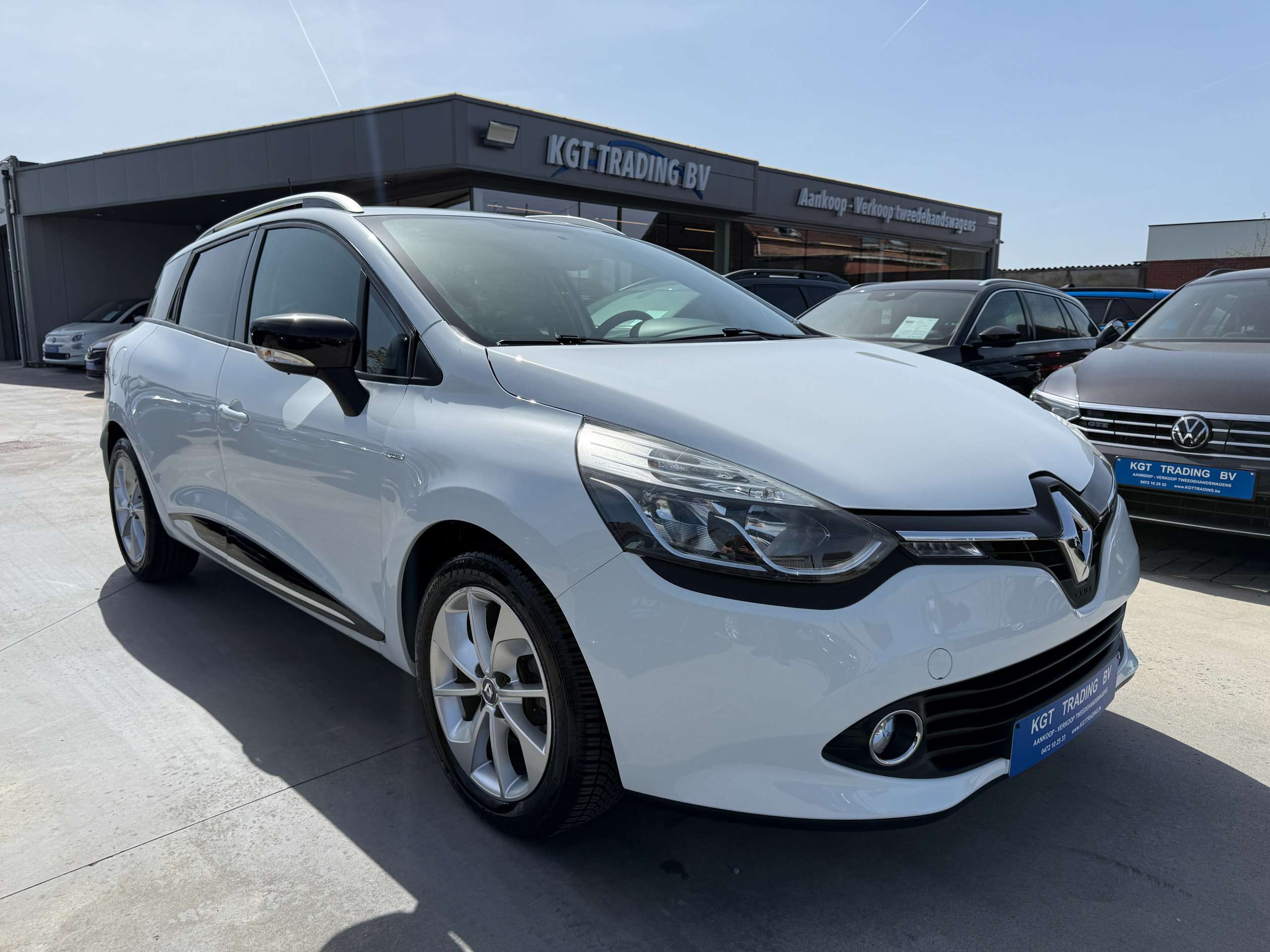 fa86839d-b717-440d-8fc8-458d638edff73-renault-clio-1-2i-limited-break-navigatie-bluetooth-alu-led-airco.jpg