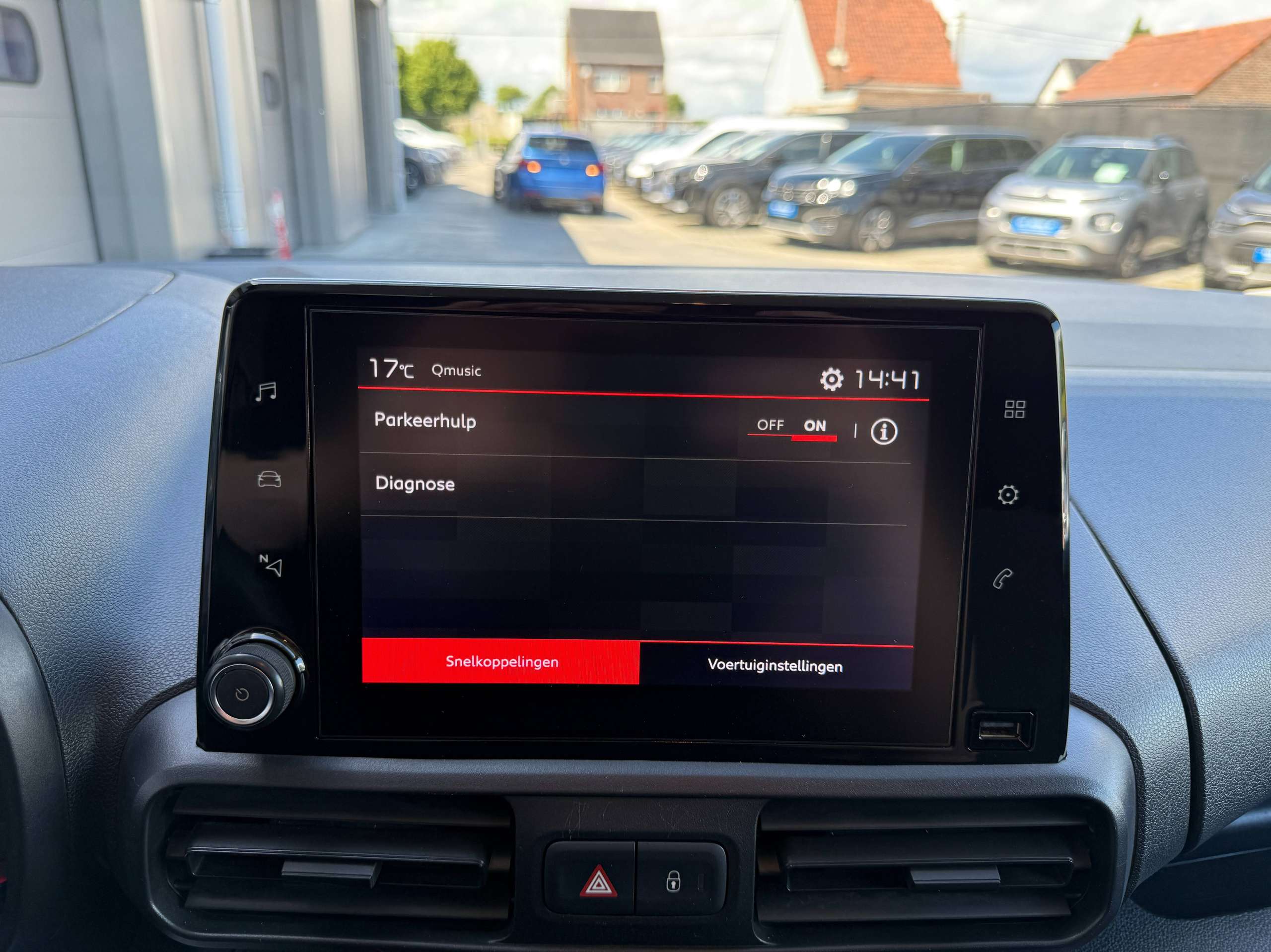 fb51072a-05e7-4d35-bf11-506dfee2721120-citroen-berlingo-1-2i-3-zit-lichte-vracht-carplay-pdc-bluetooth-airco.jpg