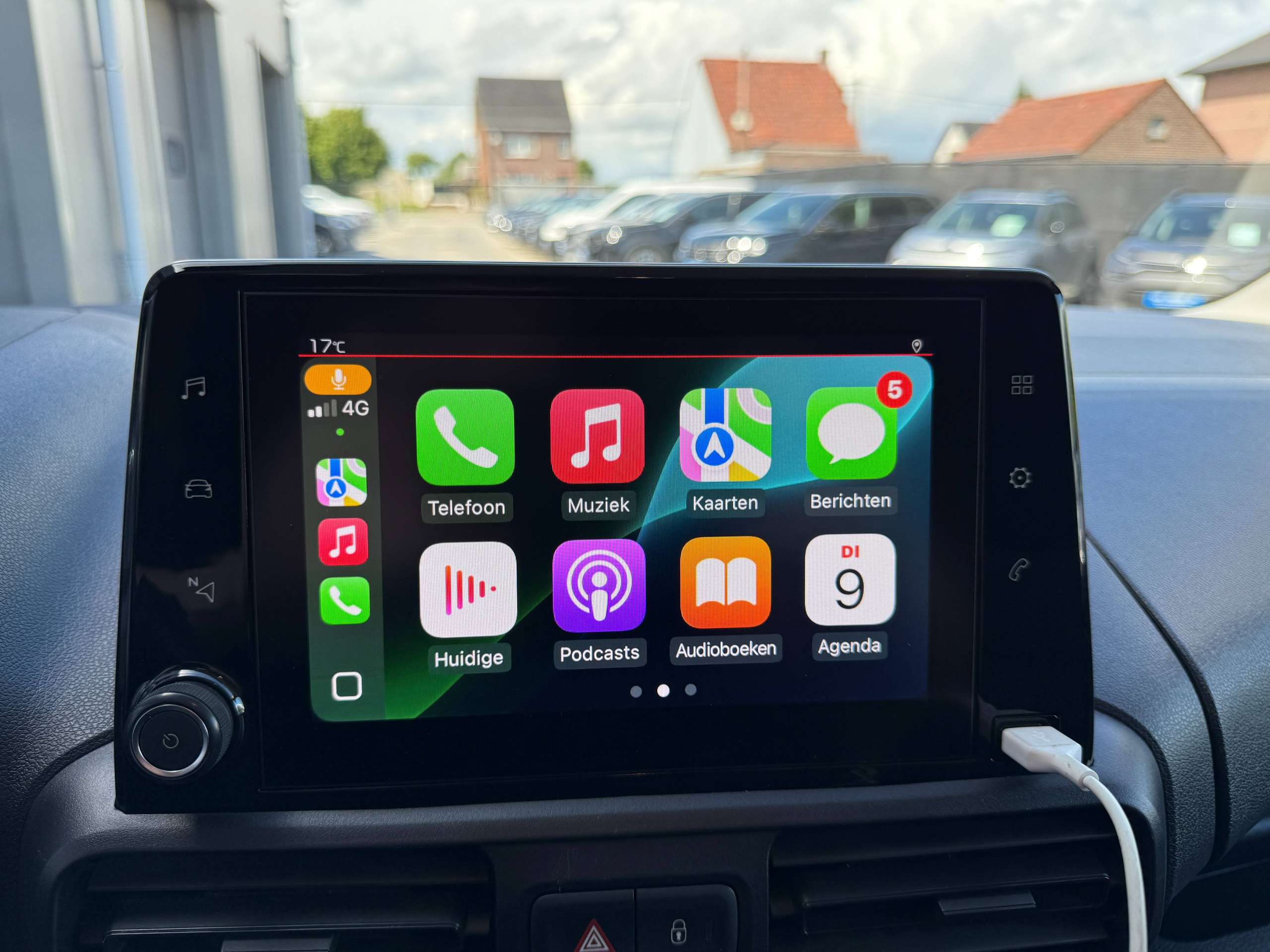 fb51072a-05e7-4d35-bf11-506dfee2721121-citroen-berlingo-1-2i-3-zit-lichte-vracht-carplay-pdc-bluetooth-airco.jpg