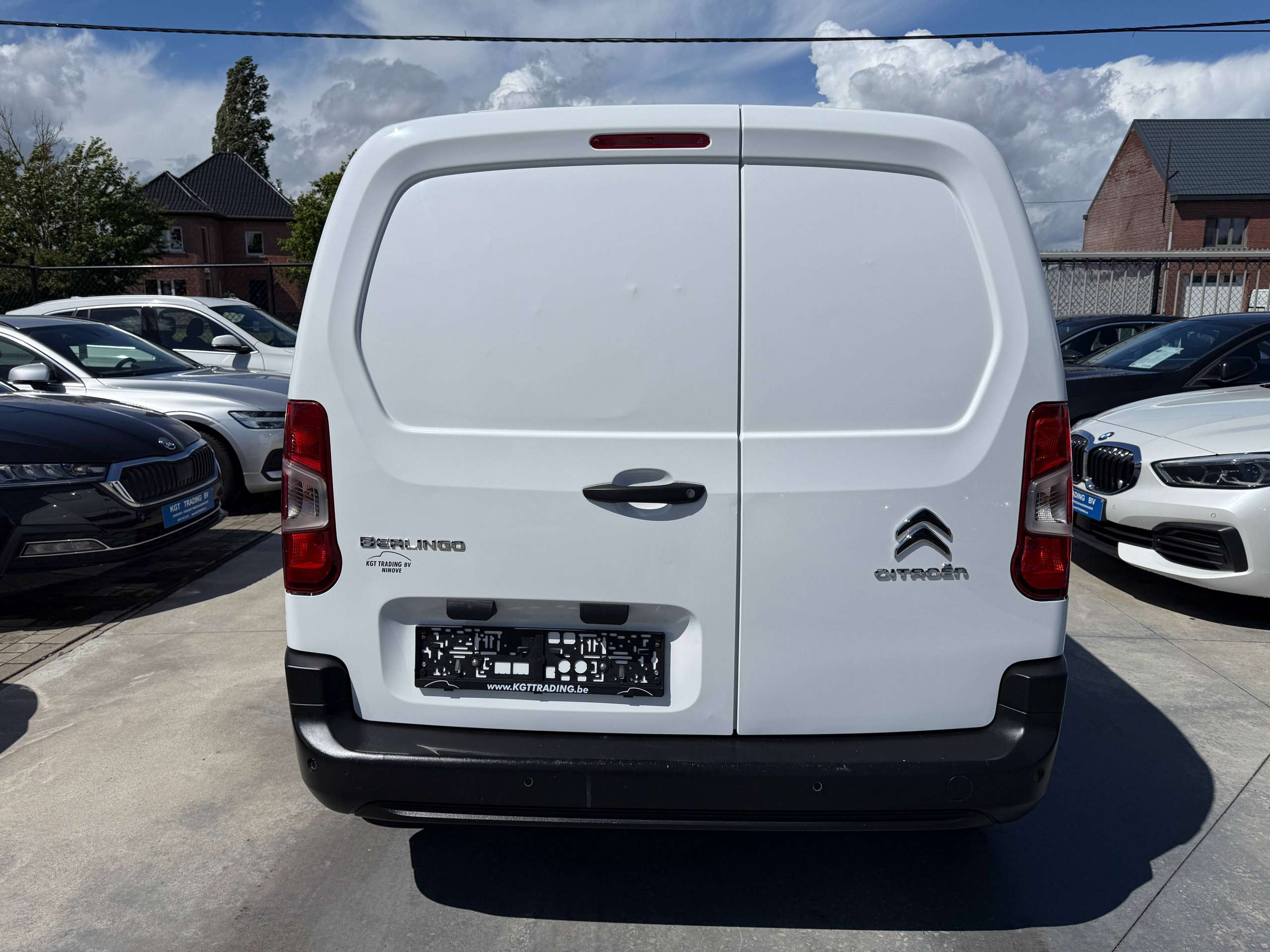 fb51072a-05e7-4d35-bf11-506dfee272116-citroen-berlingo-1-2i-3-zit-lichte-vracht-carplay-pdc-bluetooth-airco.jpg