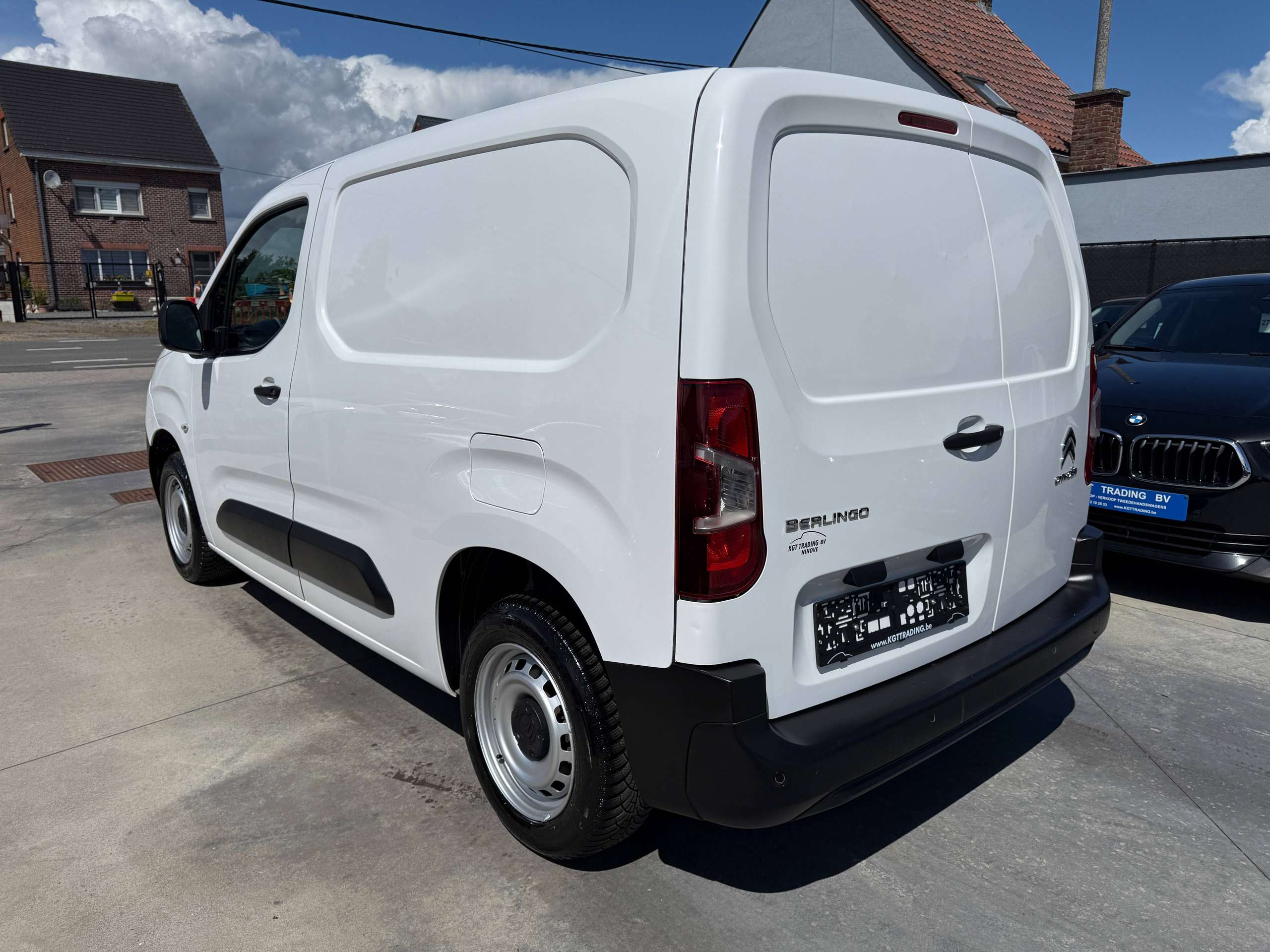 fb51072a-05e7-4d35-bf11-506dfee272117-citroen-berlingo-1-2i-3-zit-lichte-vracht-carplay-pdc-bluetooth-airco.jpg