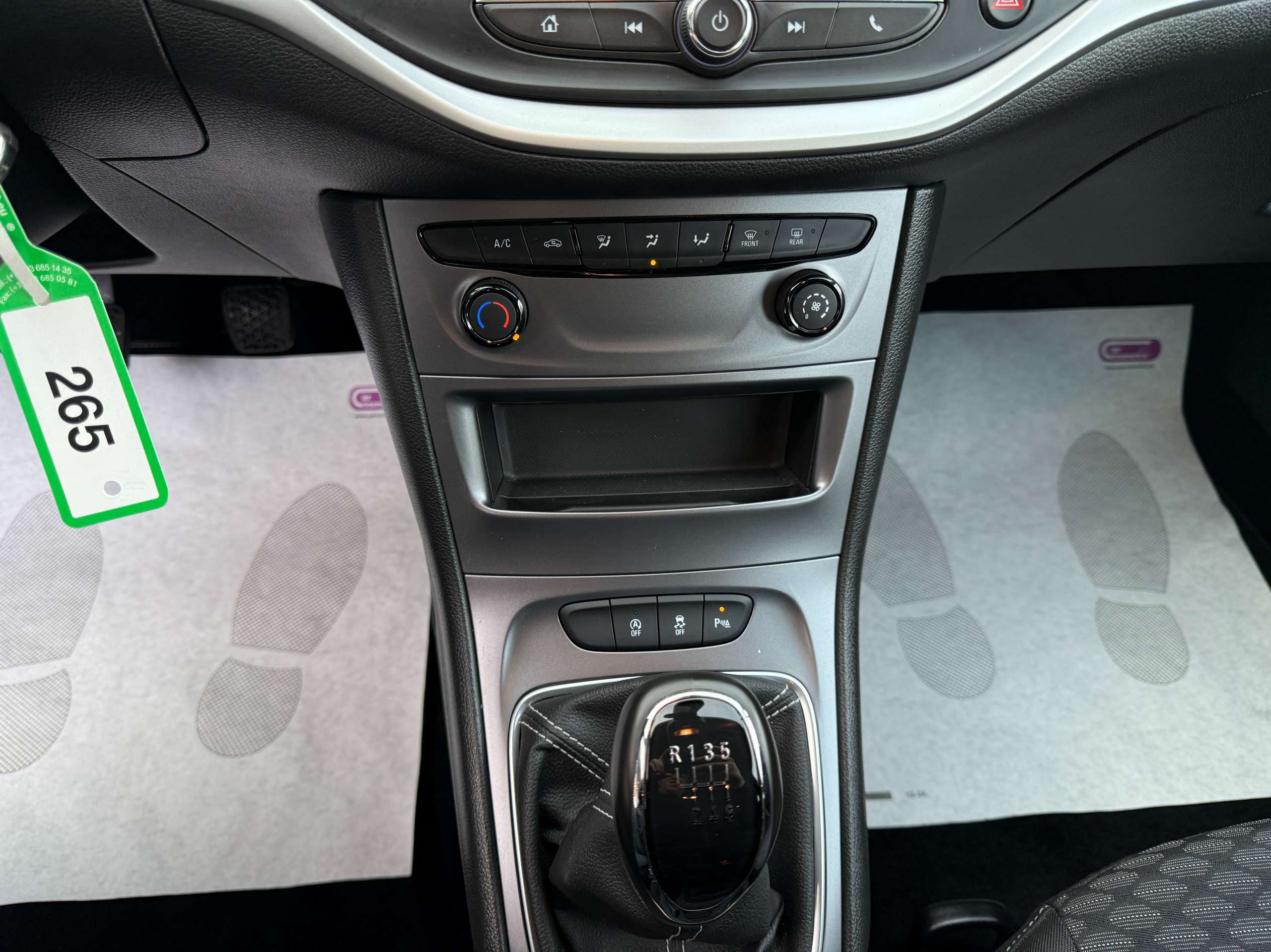 fe10b170-ddf5-45a8-8b8d-4abf096cd01b20-opel-astra-1-2i-tourer-navigatie-carplay-full-led-pdc-alu.jpg