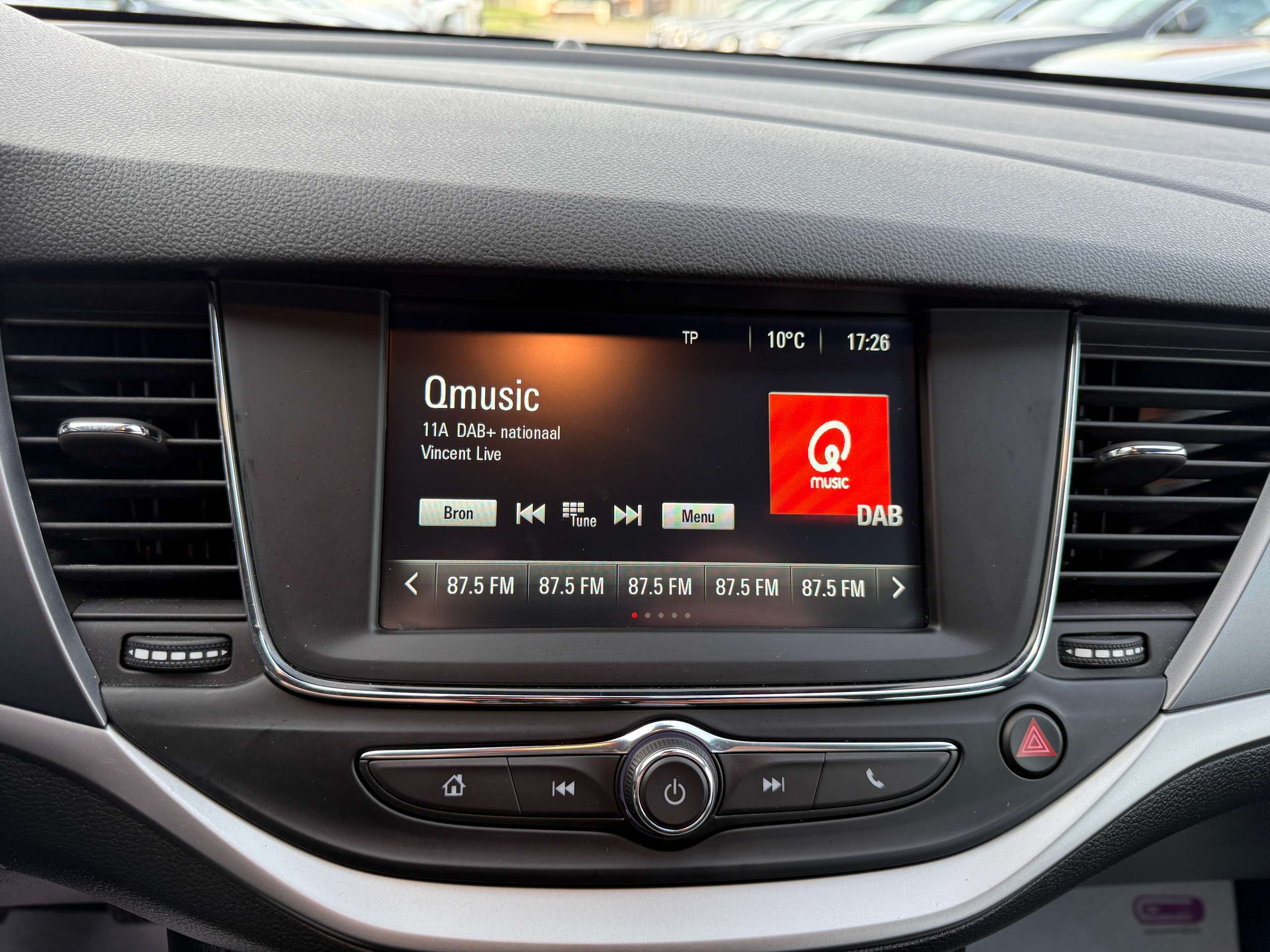 fe10b170-ddf5-45a8-8b8d-4abf096cd01b22-opel-astra-1-2i-tourer-navigatie-carplay-full-led-pdc-alu.jpg