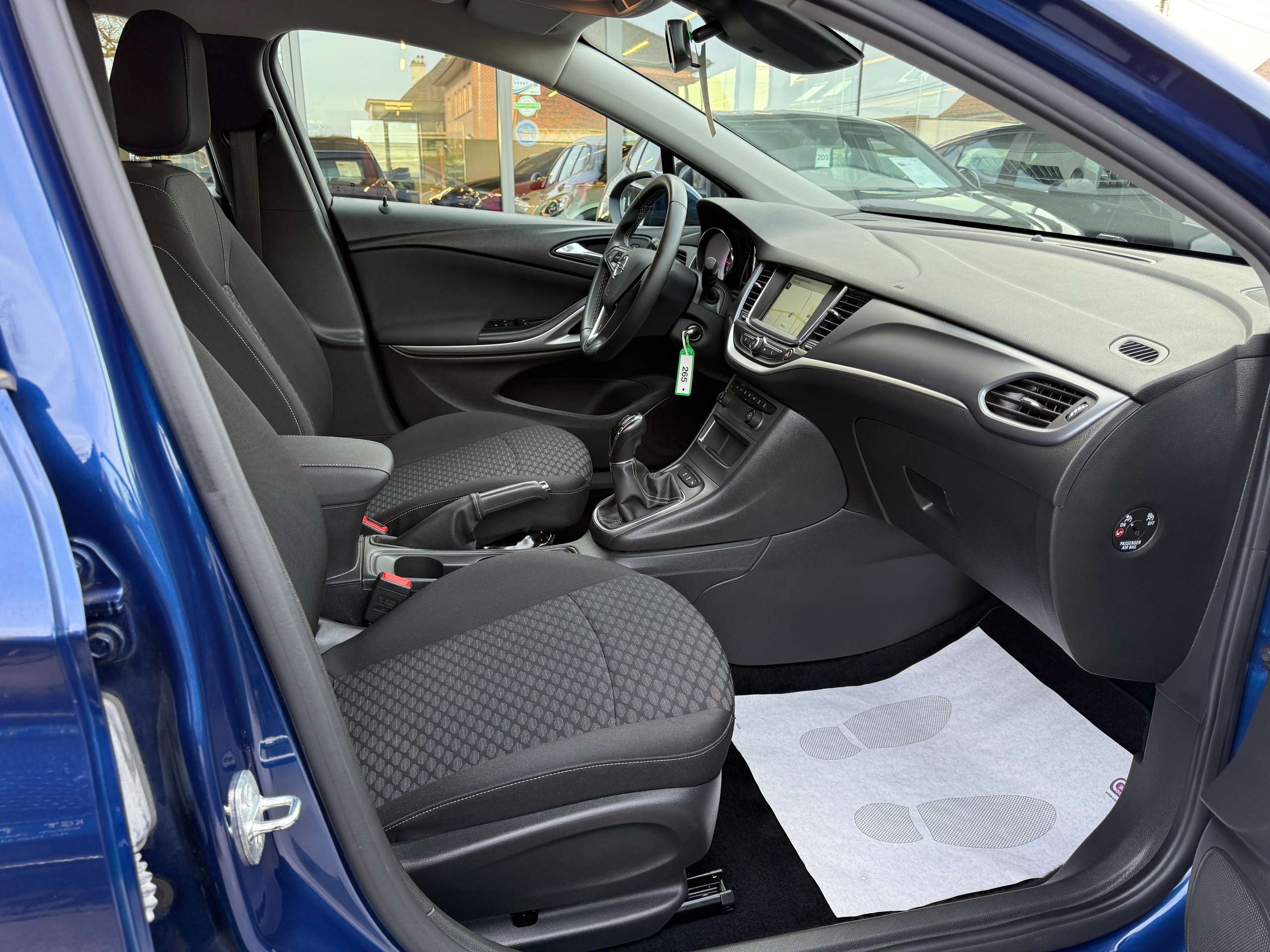 fe10b170-ddf5-45a8-8b8d-4abf096cd01b26-opel-astra-1-2i-tourer-navigatie-carplay-full-led-pdc-alu.jpg