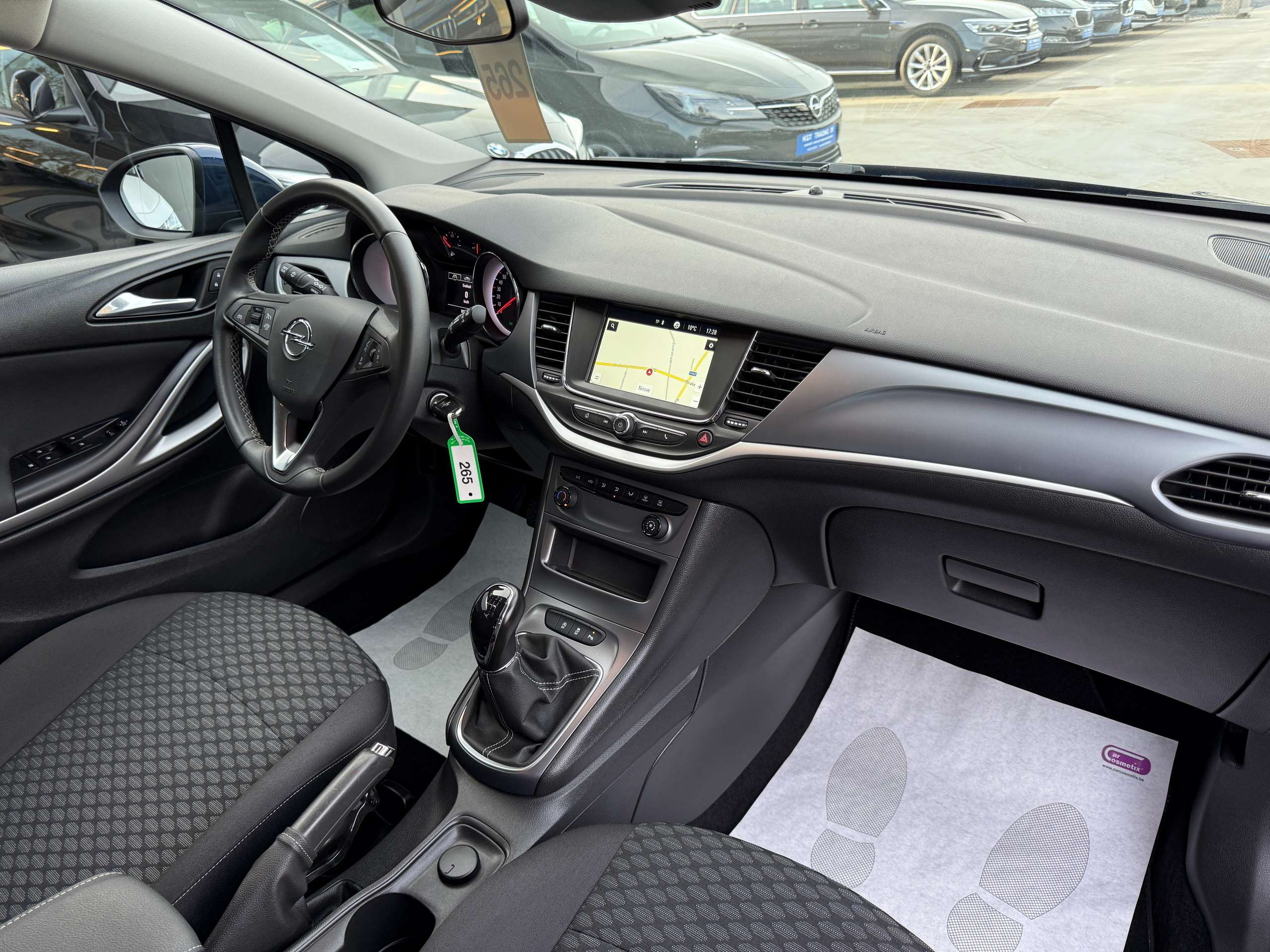 fe10b170-ddf5-45a8-8b8d-4abf096cd01b27-opel-astra-1-2i-tourer-navigatie-carplay-full-led-pdc-alu.jpg