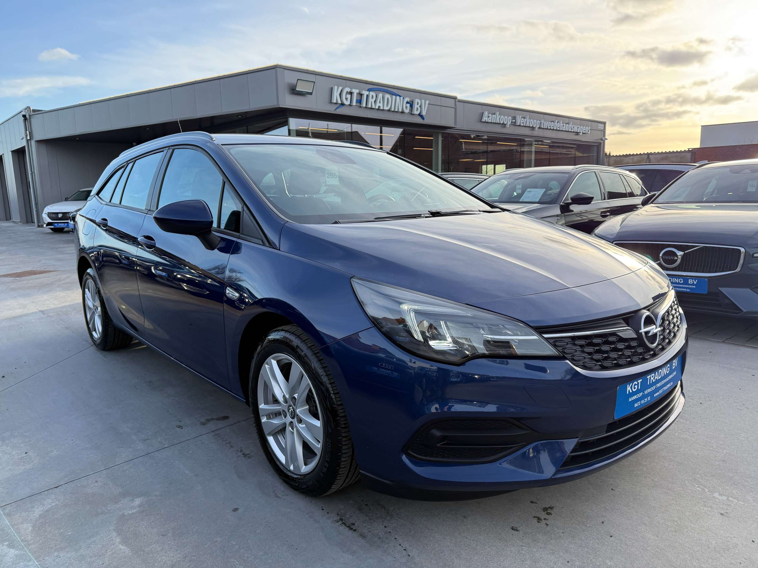 fe10b170-ddf5-45a8-8b8d-4abf096cd01b3-opel-astra-1-2i-tourer-navigatie-carplay-full-led-pdc-alu.jpg