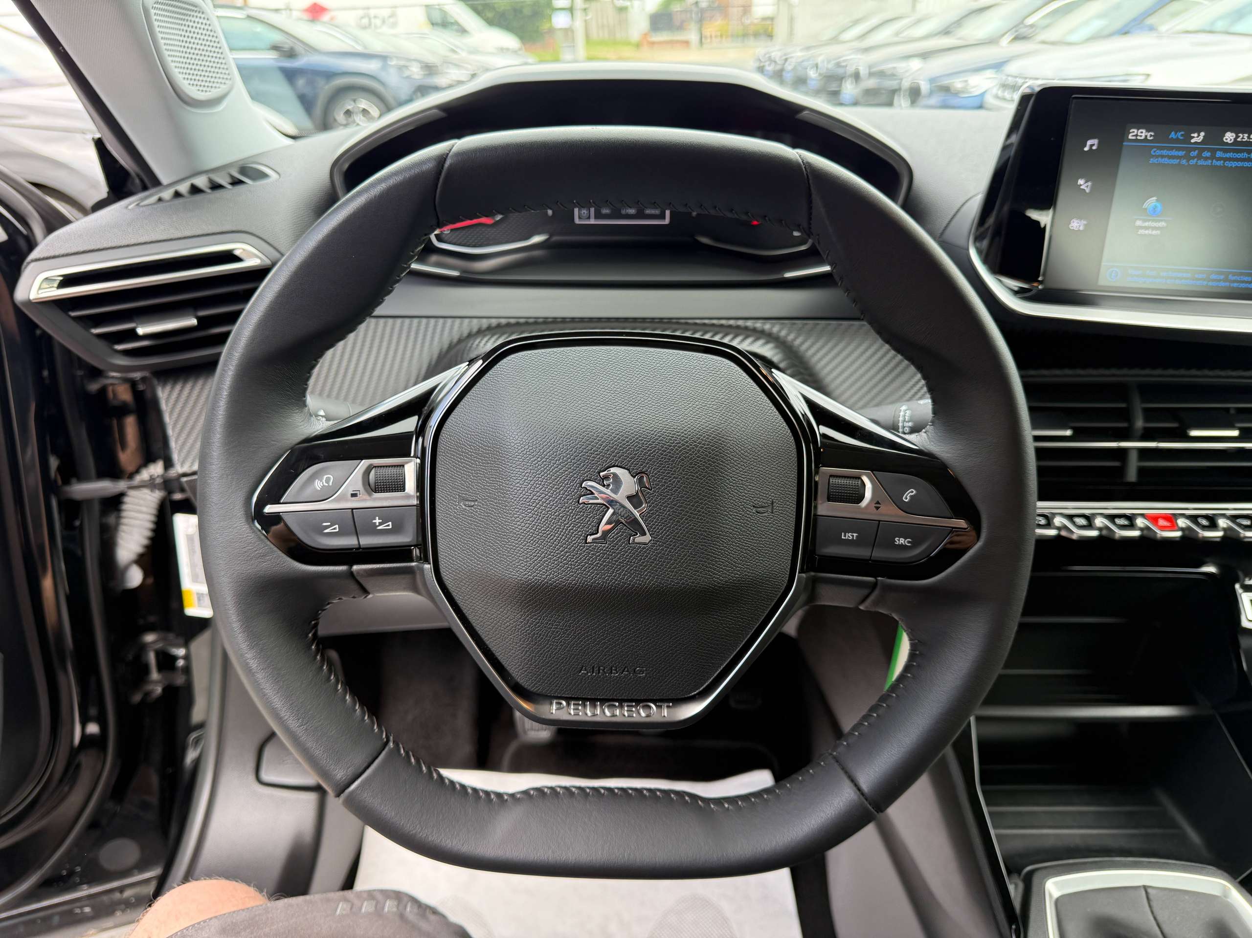 03631577-edec-4a60-86dc-f1f41cc4ebd817-peugeot-2008-1-2i-100pk-carplay-dab-camera-bluetooth-pdc-led-alu-carpass.jpg