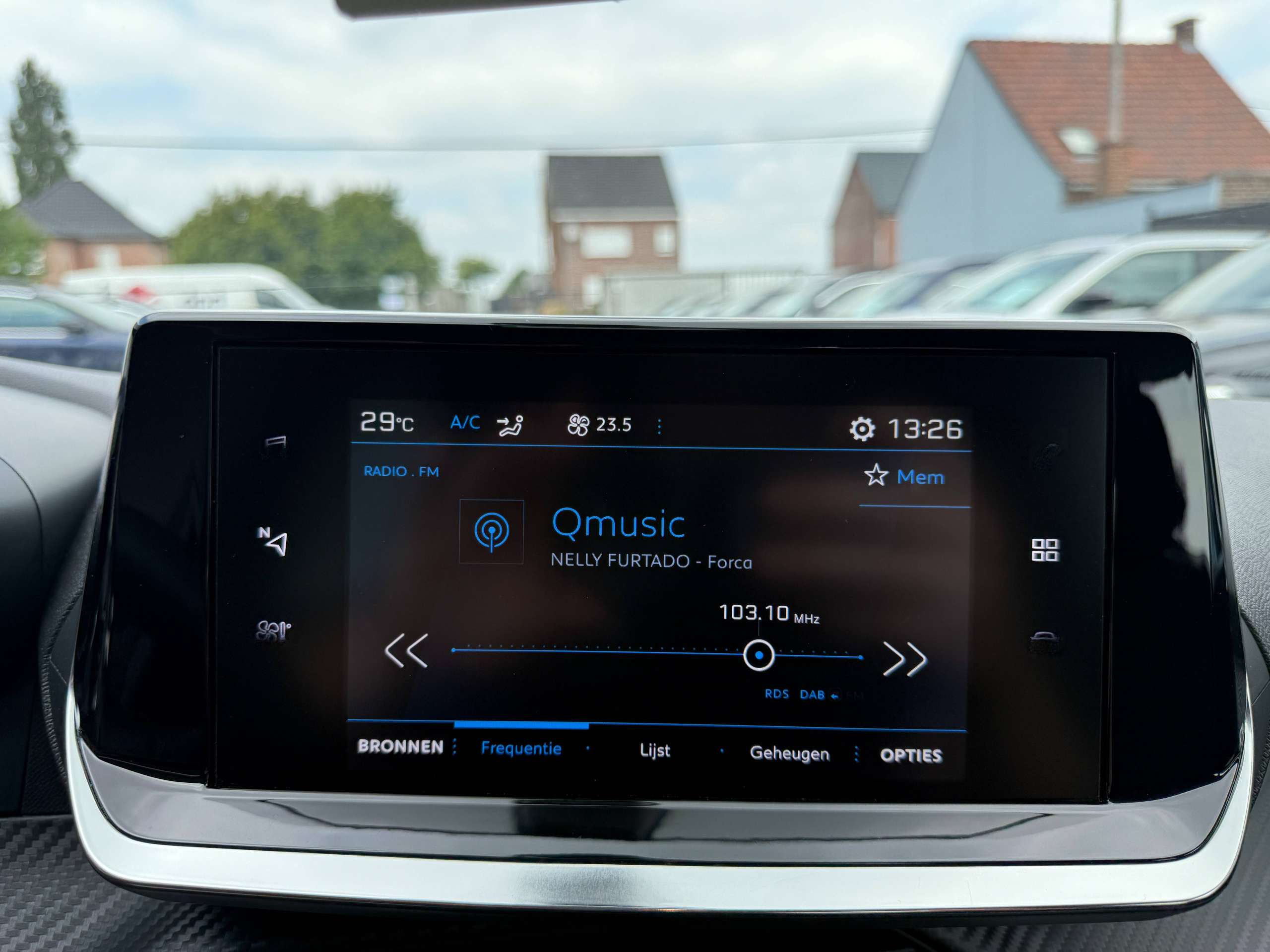 03631577-edec-4a60-86dc-f1f41cc4ebd823-peugeot-2008-1-2i-100pk-carplay-dab-camera-bluetooth-pdc-led-alu-carpass.jpg