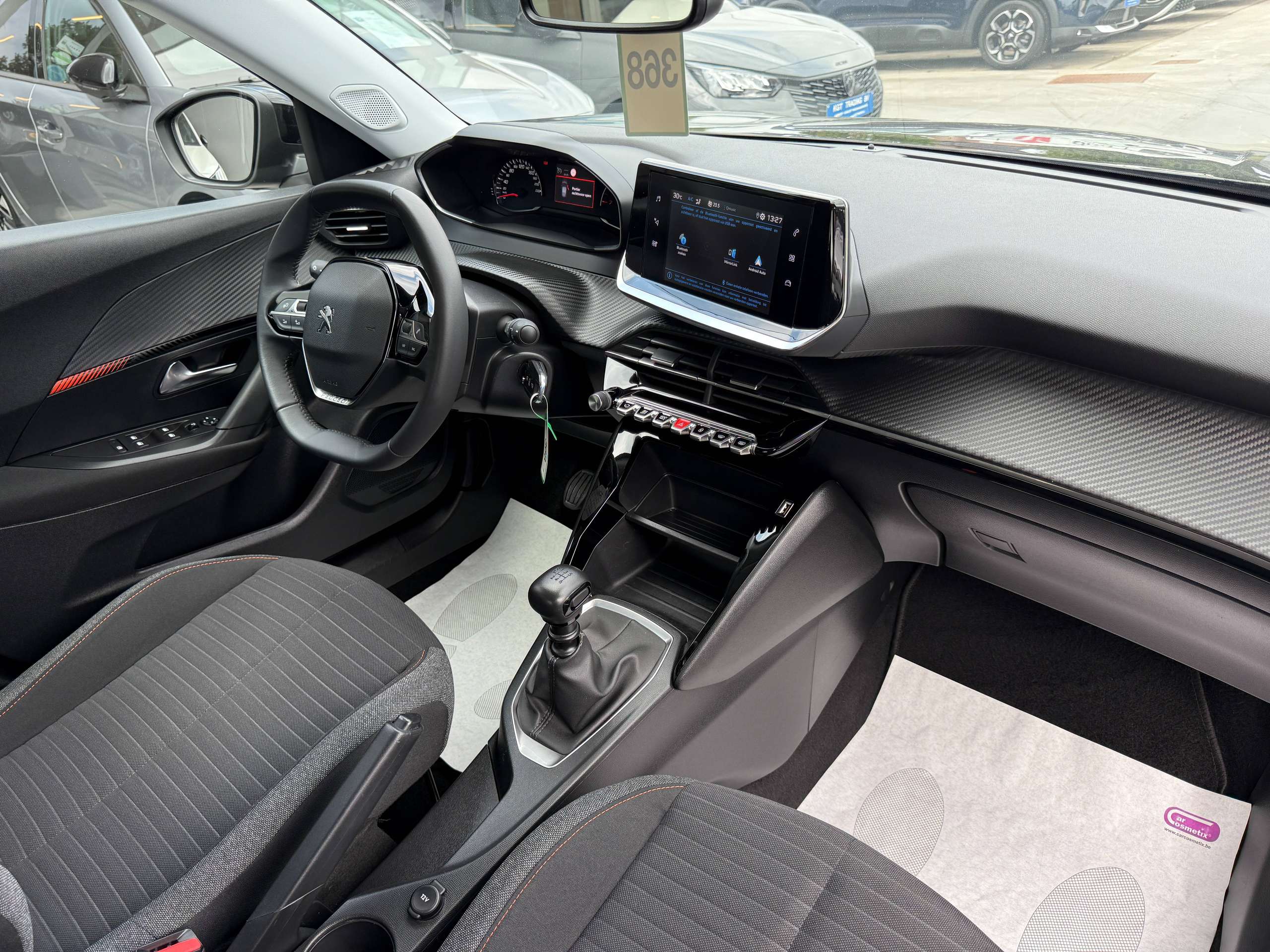 03631577-edec-4a60-86dc-f1f41cc4ebd828-peugeot-2008-1-2i-100pk-carplay-dab-camera-bluetooth-pdc-led-alu-carpass.jpg