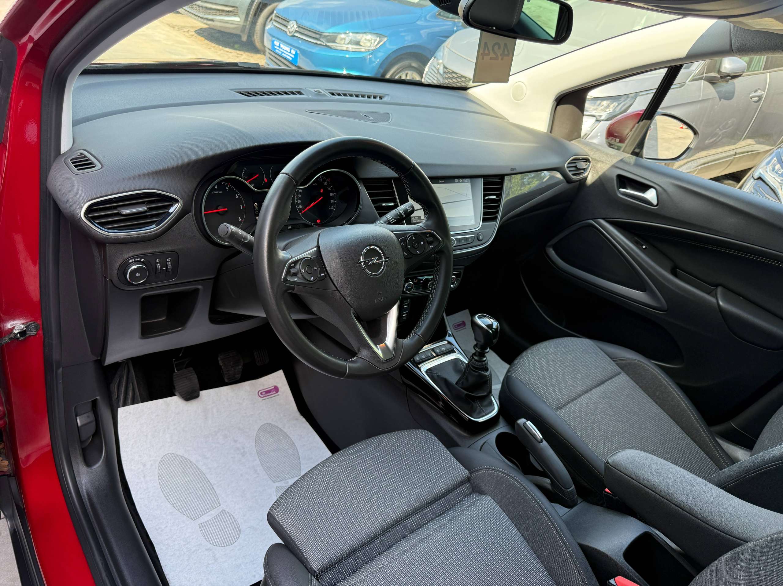 105961f5-329b-414b-80f9-77bb8cbad55914-opel-crossland-1-2i-turbo-110pk-facelift-navigatie-leder-camera-full-led-carplay.jpg