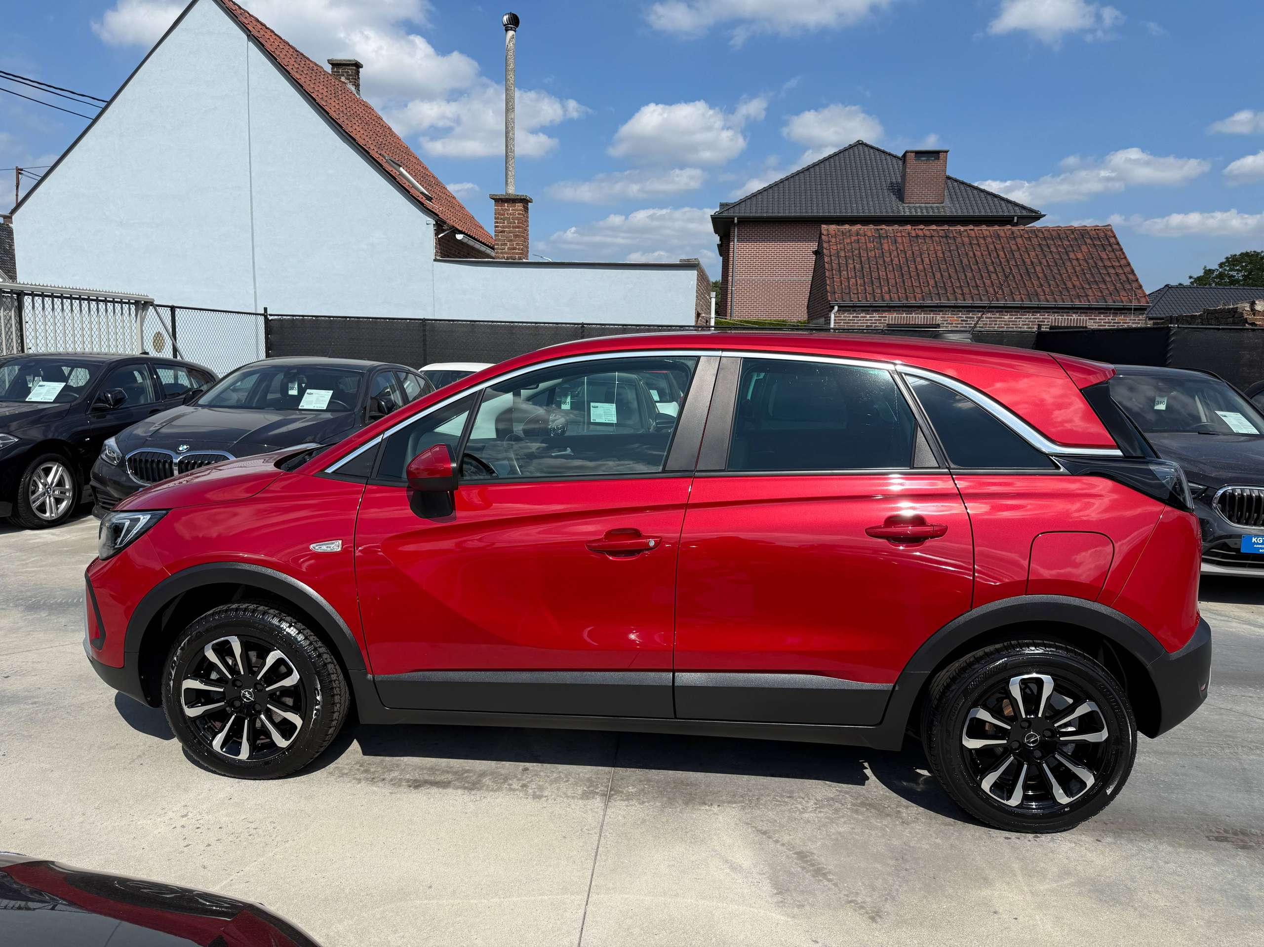 105961f5-329b-414b-80f9-77bb8cbad5598-opel-crossland-1-2i-turbo-110pk-facelift-navigatie-leder-camera-full-led-carplay.jpg