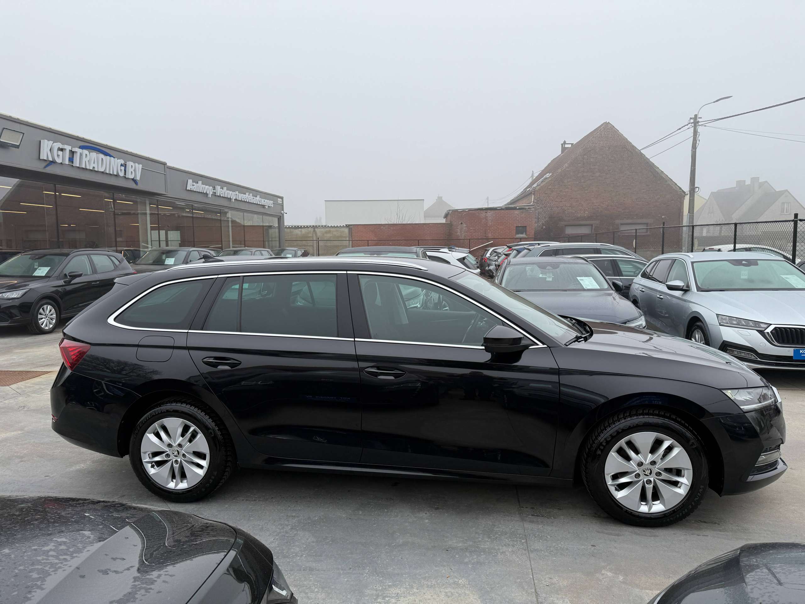 2a0992f4-d063-4c04-b441-5ada773a67a64-skoda-octavia-1-0-tsi-full-led-navi-carplay-dab-adaptieve-cruise.jpg