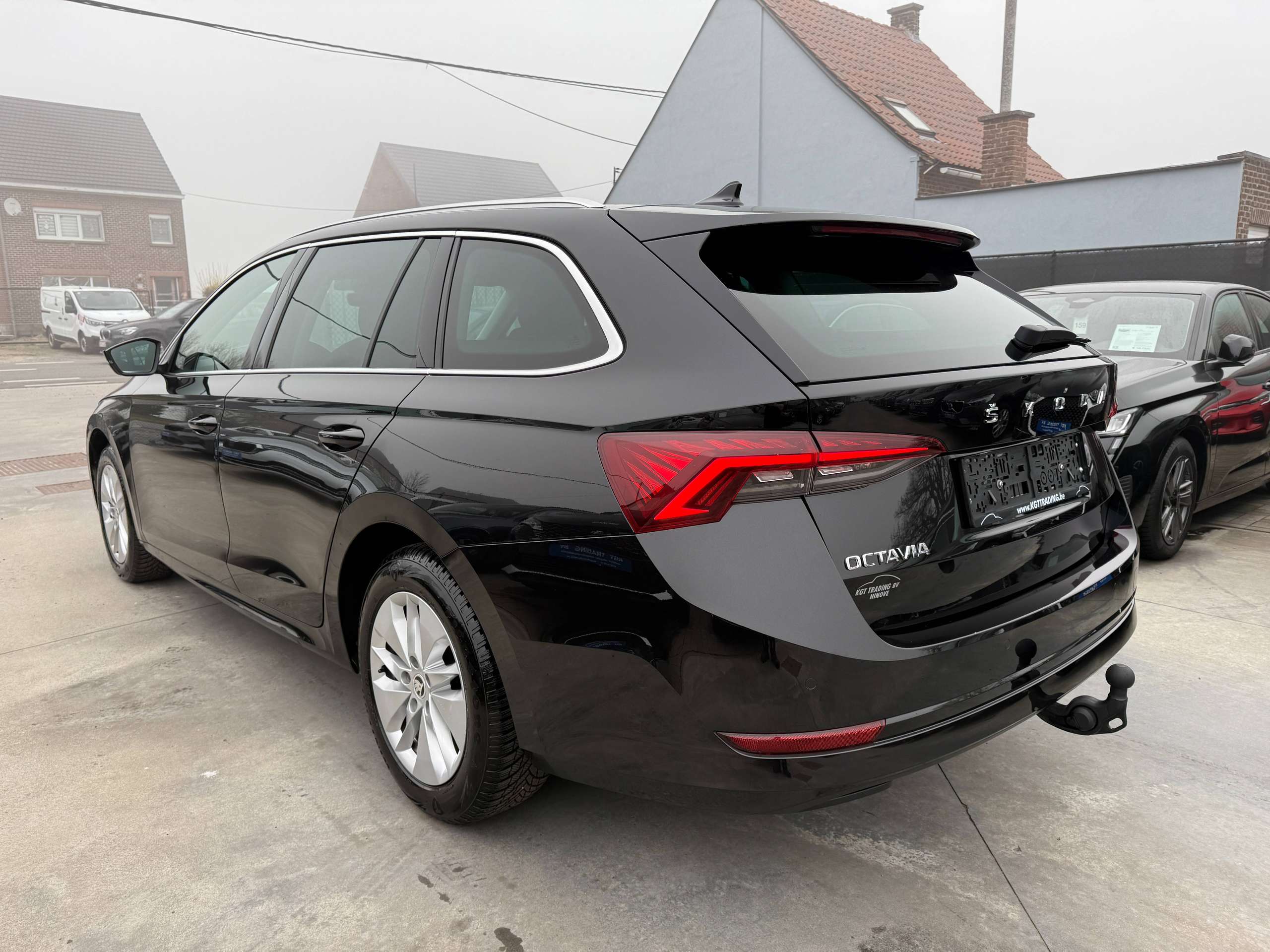 2a0992f4-d063-4c04-b441-5ada773a67a67-skoda-octavia-1-0-tsi-full-led-navi-carplay-dab-adaptieve-cruise.jpg