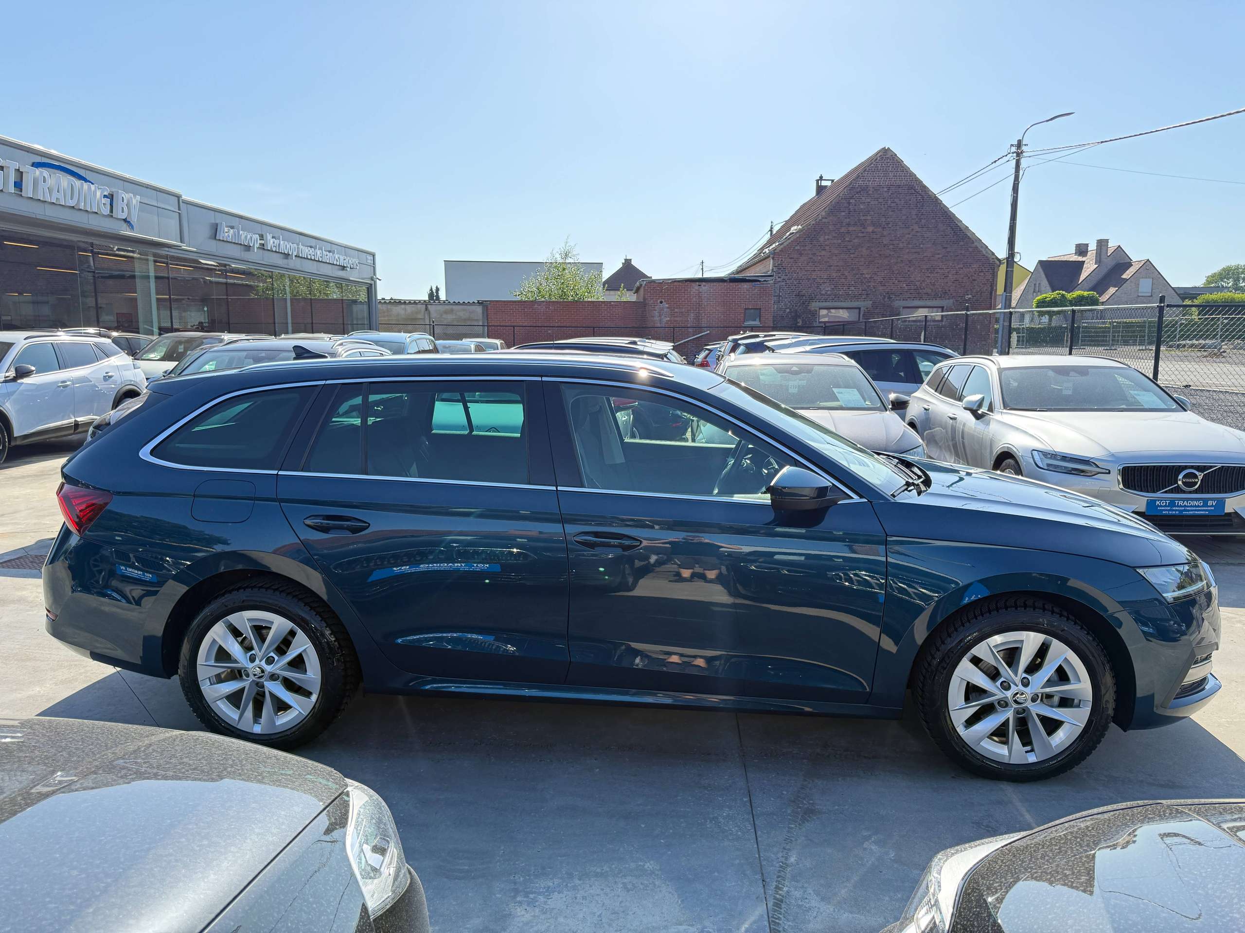 2df98772-b761-4648-991a-797dae4759334-skoda-octavia-1-0-tsi-dsg-automaat-break-navigatie-full-led-carplay-dab-bluetooth.jpg