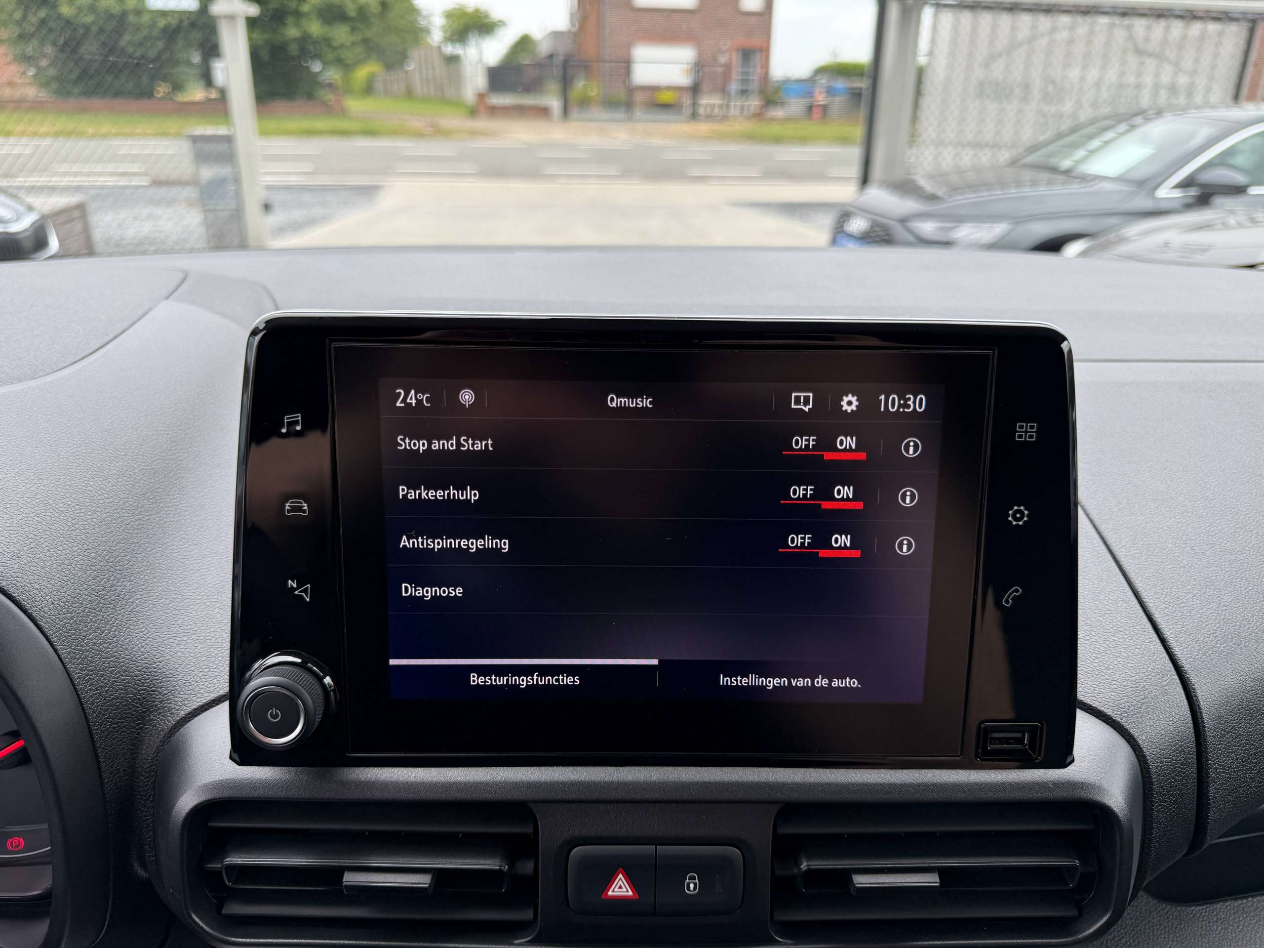 3083bbf3-760f-4b91-9aed-94c04dfa03df22-opel-combo-1-2i-110pk-lichte-vracht-navigatie-carplay-pdc-airco-bluetooth.jpg