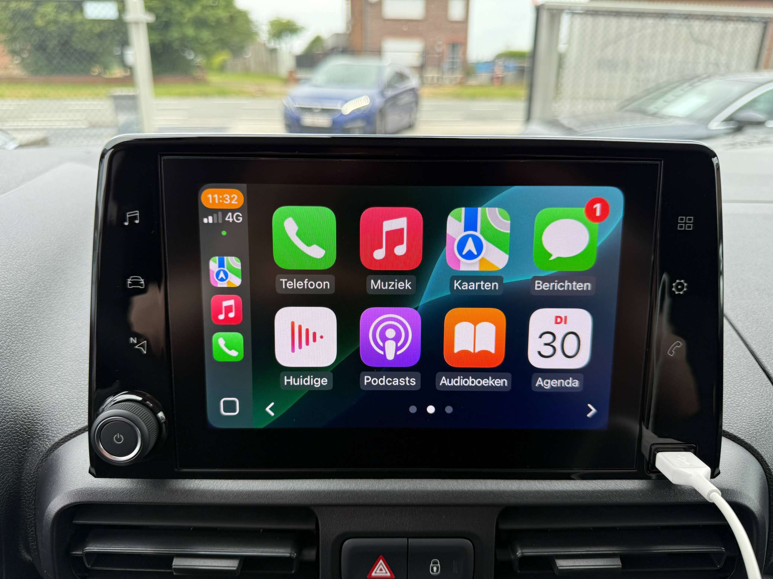 3083bbf3-760f-4b91-9aed-94c04dfa03df26-opel-combo-1-2i-110pk-lichte-vracht-navigatie-carplay-pdc-airco-bluetooth.jpg
