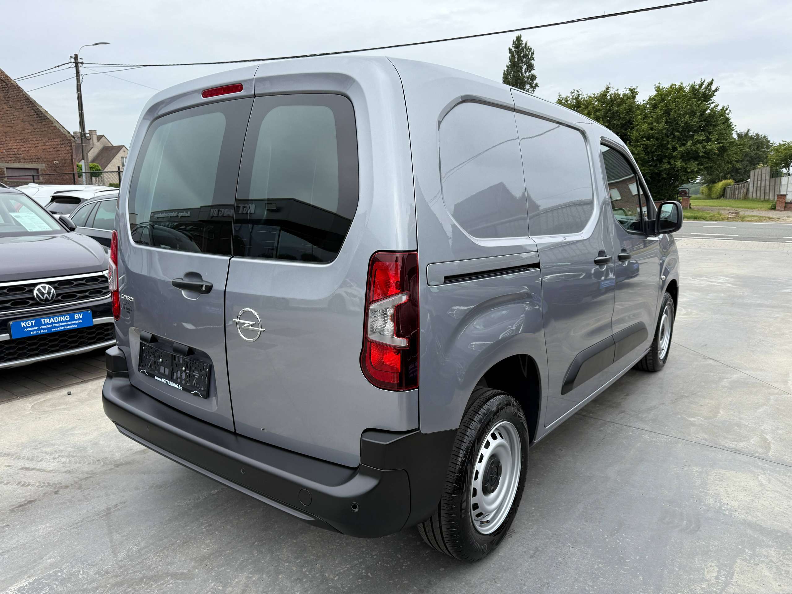 3083bbf3-760f-4b91-9aed-94c04dfa03df5-opel-combo-1-2i-110pk-lichte-vracht-navigatie-carplay-pdc-airco-bluetooth.jpg