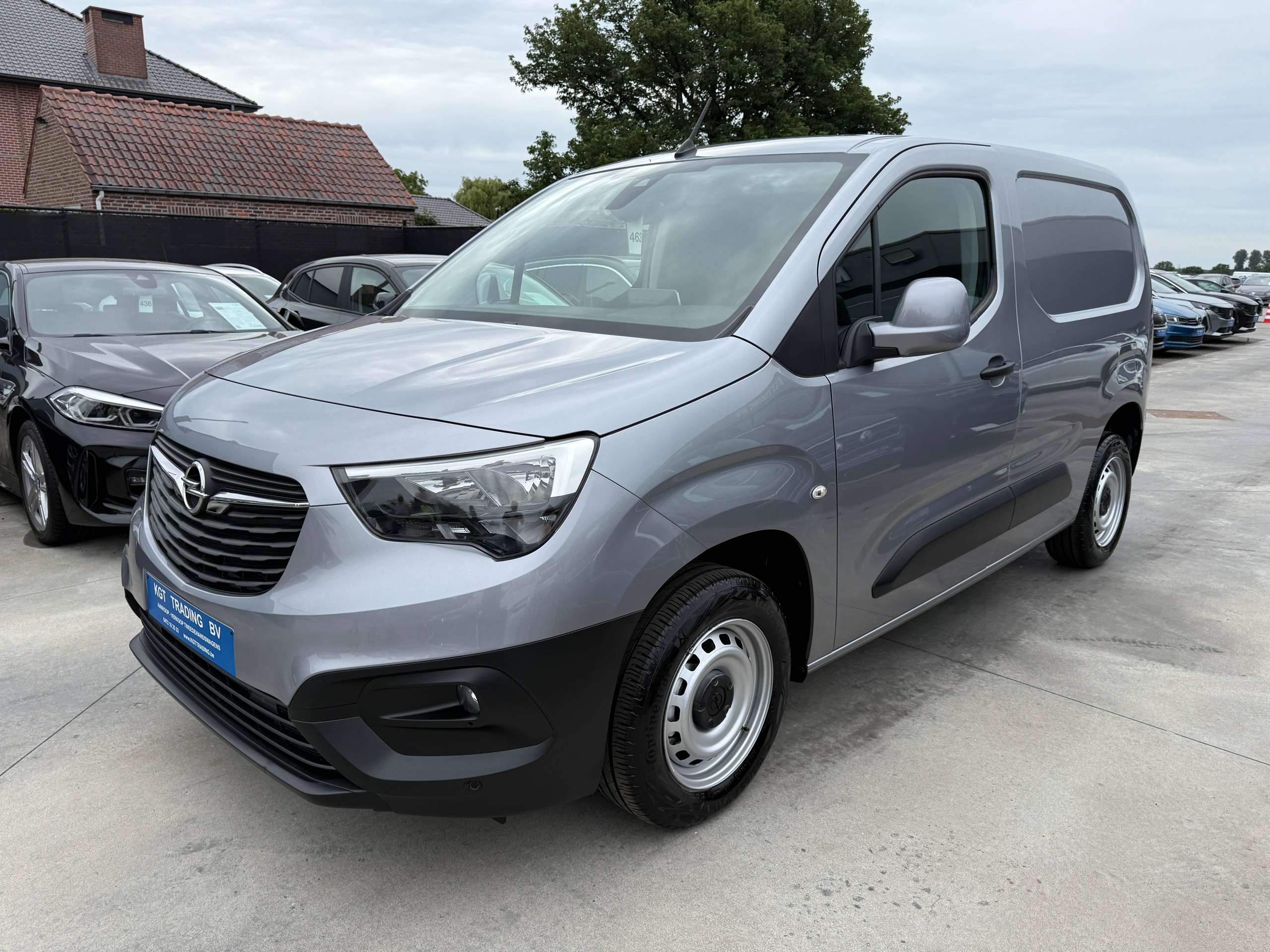 3083bbf3-760f-4b91-9aed-94c04dfa03df9-opel-combo-1-2i-110pk-lichte-vracht-navigatie-carplay-pdc-airco-bluetooth.jpg