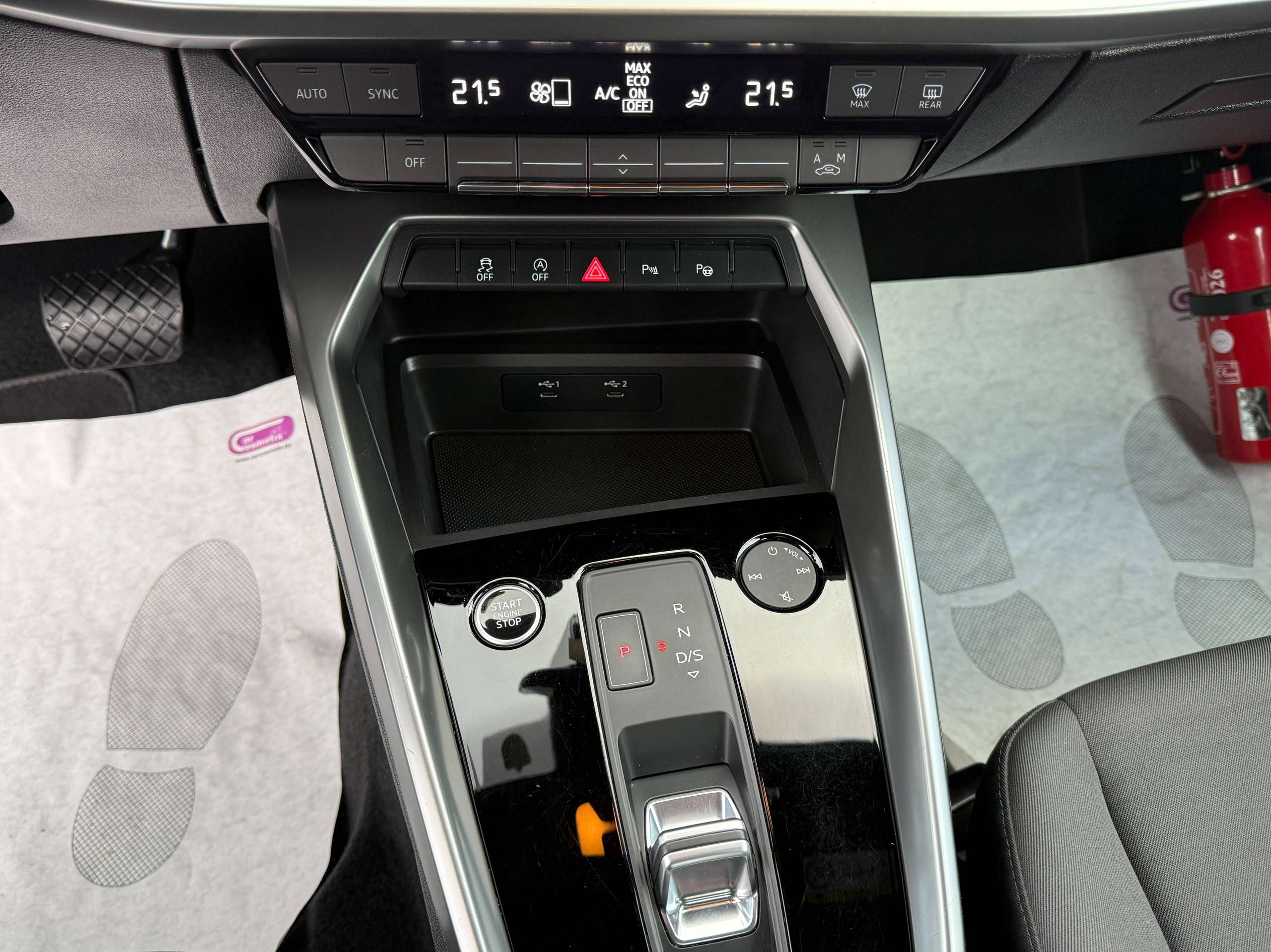 32652fb4-bfbf-4e76-b6b2-6b10ac8b827620-audi-a3-30-tfsi-berline-automaat-full-led-navi-carplay-alu.jpg