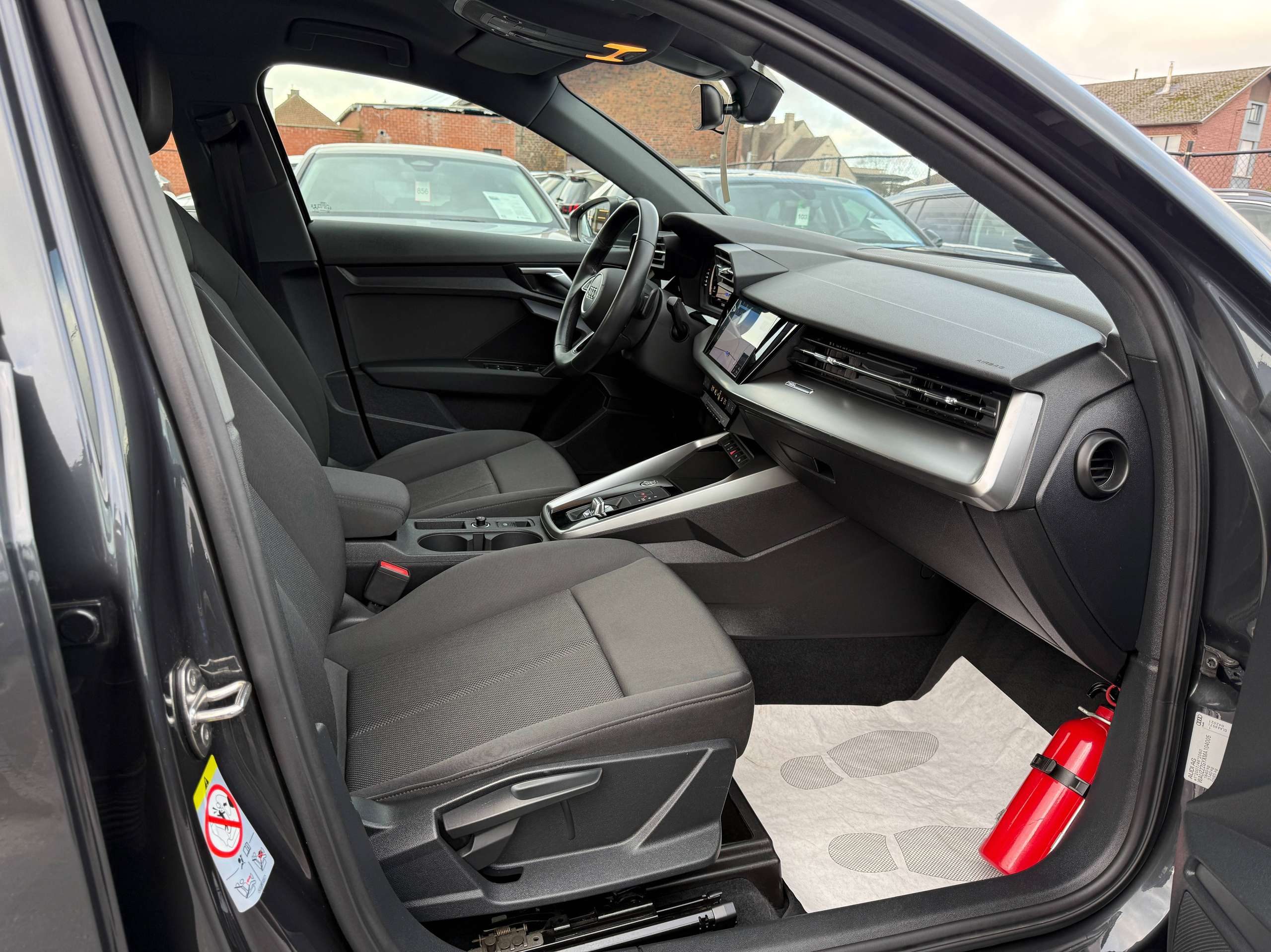 32652fb4-bfbf-4e76-b6b2-6b10ac8b827628-audi-a3-30-tfsi-berline-automaat-full-led-navi-carplay-alu.jpg