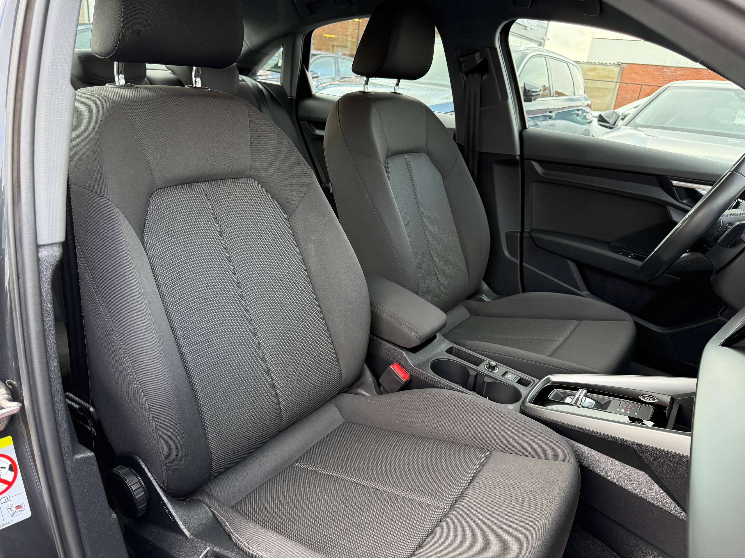 32652fb4-bfbf-4e76-b6b2-6b10ac8b827630-audi-a3-30-tfsi-berline-automaat-full-led-navi-carplay-alu.jpg