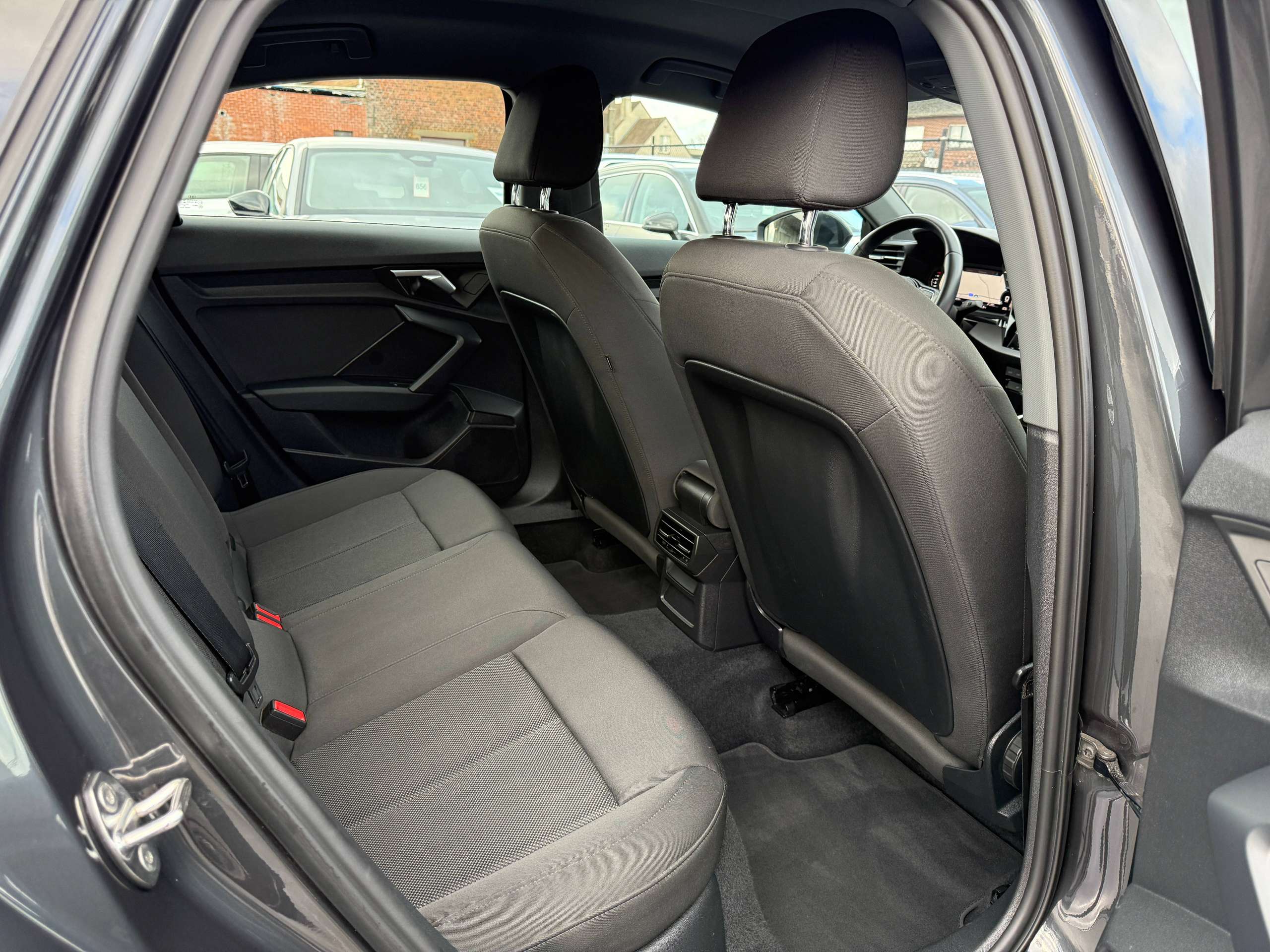 32652fb4-bfbf-4e76-b6b2-6b10ac8b827631-audi-a3-30-tfsi-berline-automaat-full-led-navi-carplay-alu.jpg