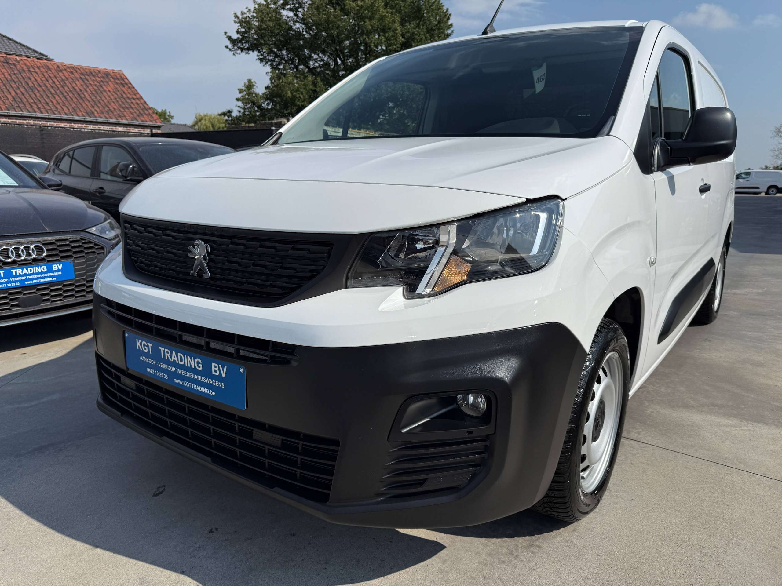 337b34ff-bf21-4f71-8938-f47ec0ca1fa410-peugeot-partner-1-5-bluehdi-102pk-l2-bluetooth-parkeersensoren-airco-carpass.jpg