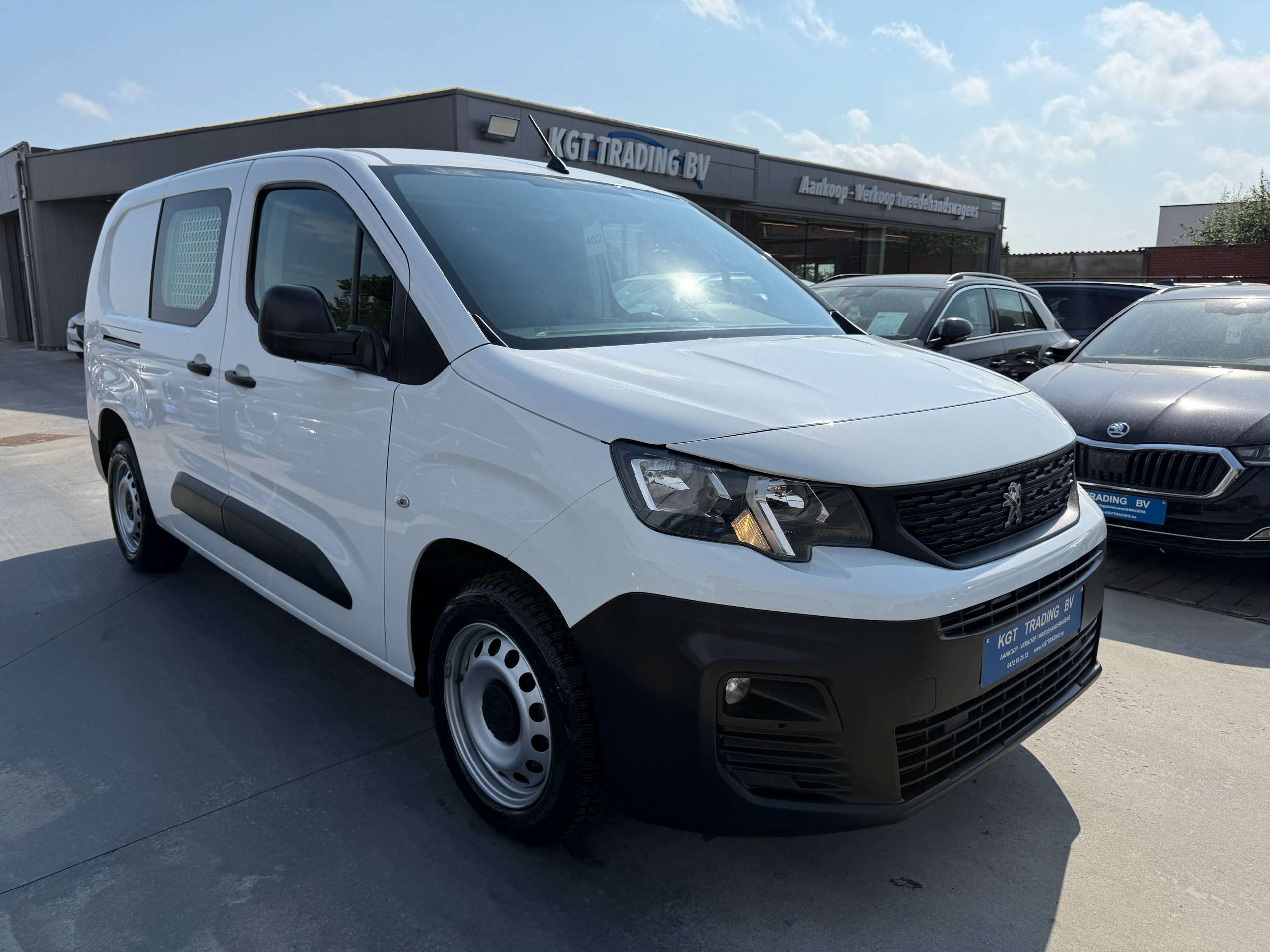 337b34ff-bf21-4f71-8938-f47ec0ca1fa43-peugeot-partner-1-5-bluehdi-102pk-l2-bluetooth-parkeersensoren-airco-carpass.jpg