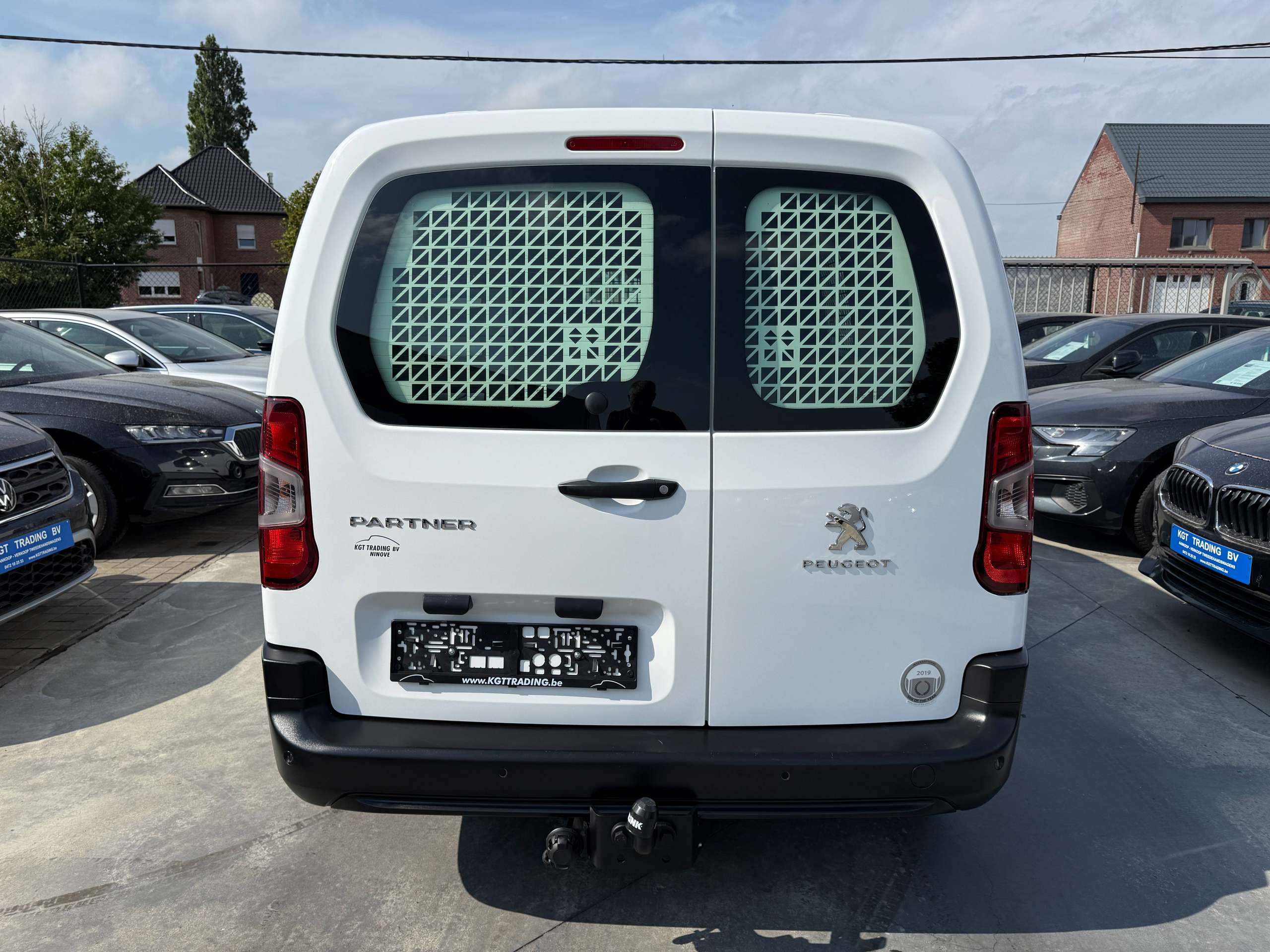 337b34ff-bf21-4f71-8938-f47ec0ca1fa46-peugeot-partner-1-5-bluehdi-102pk-l2-bluetooth-parkeersensoren-airco-carpass.jpg