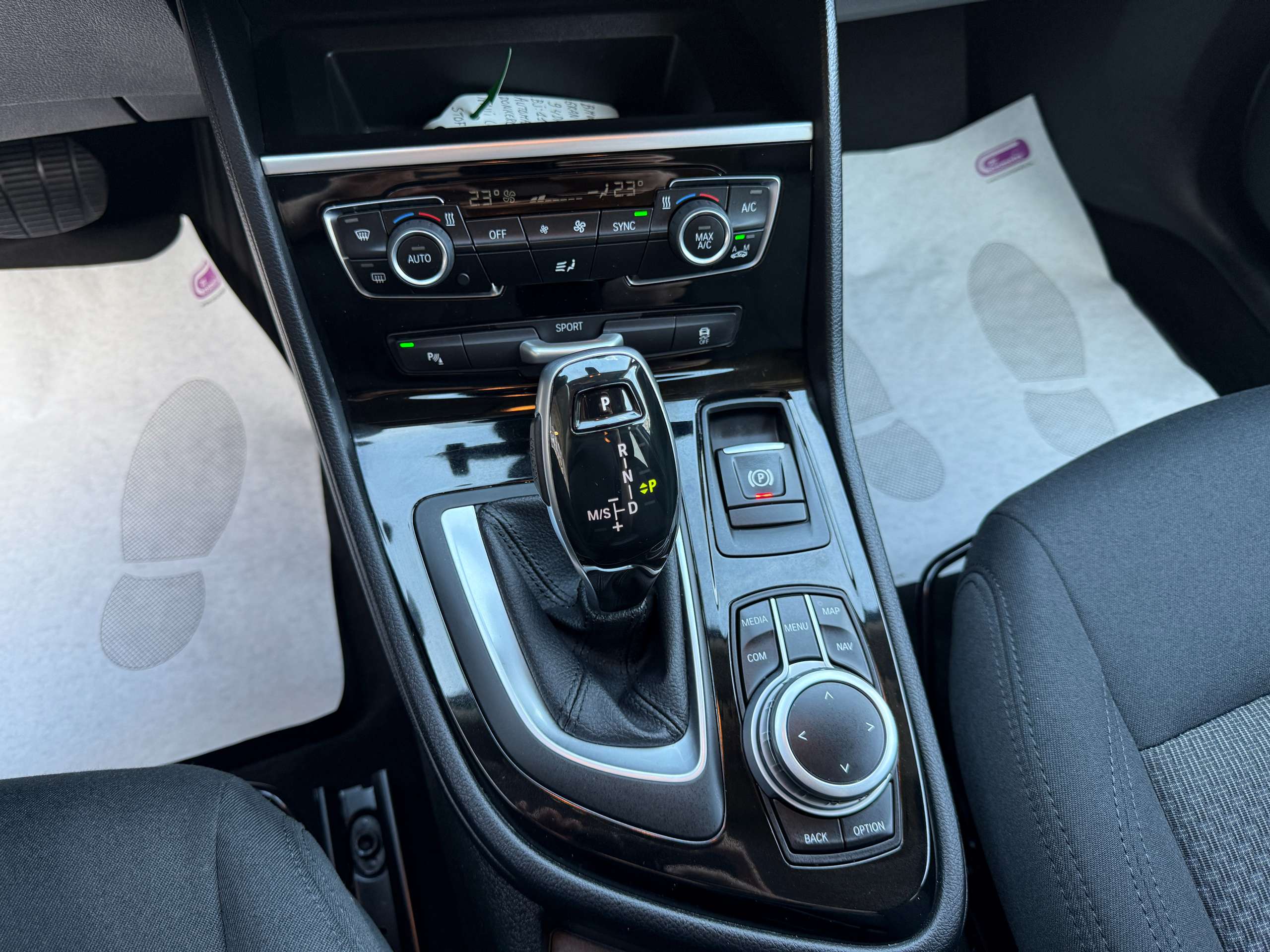 6067344e-83b5-4501-b543-e2d0139e6ecd21-bmw-216-da-gran-tourer-automaat-full-led-navi-dab-pdc-alu.jpg