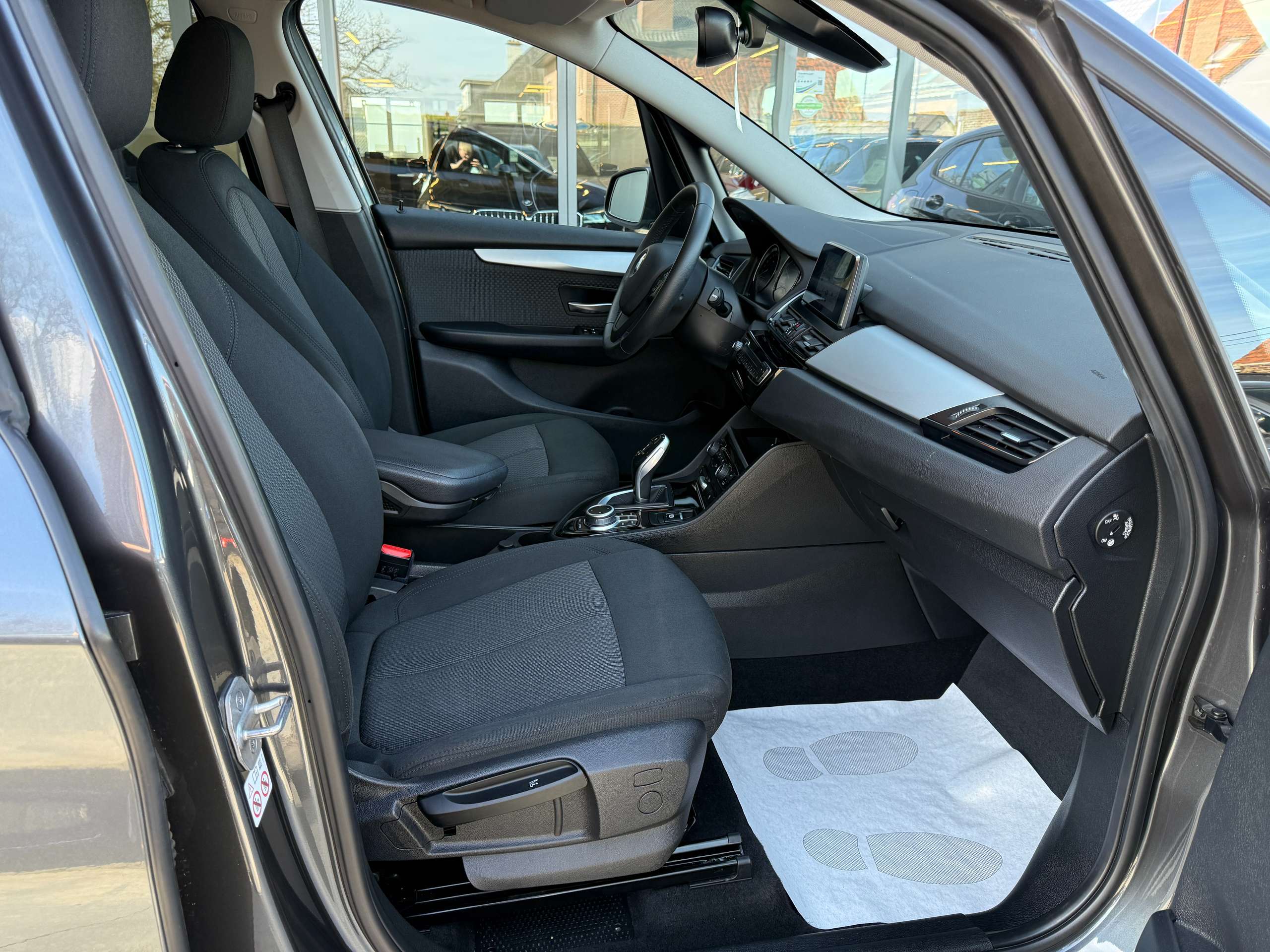 6067344e-83b5-4501-b543-e2d0139e6ecd24-bmw-216-da-gran-tourer-automaat-full-led-navi-dab-pdc-alu.jpg