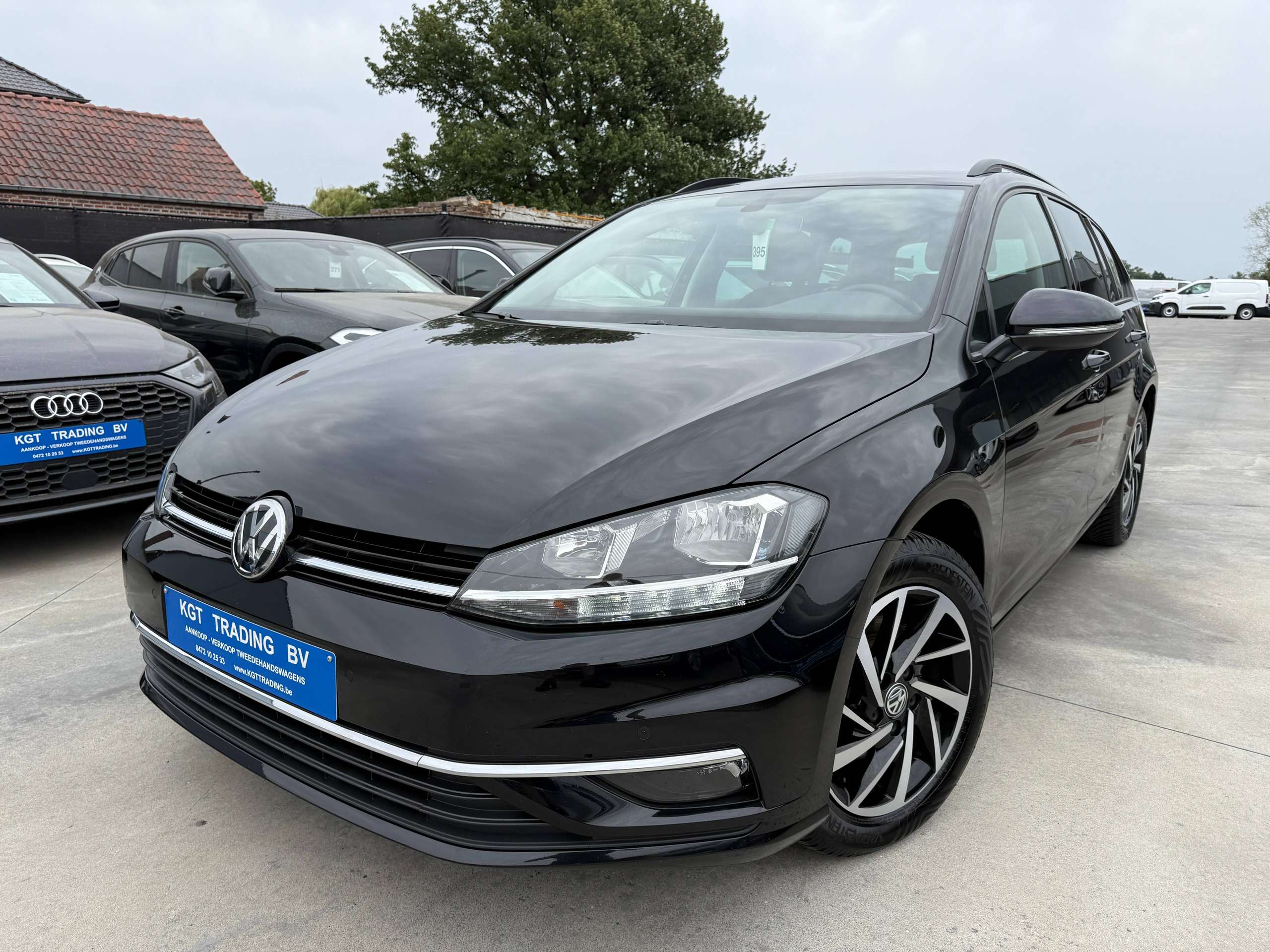 698f6206-373a-4721-9e1a-df356c4e428f1-volkswagen-golf-variant-1-0-tsi-115pk-navigatie-carplay-camera-bluetooth-pdc-led-alu.jpg