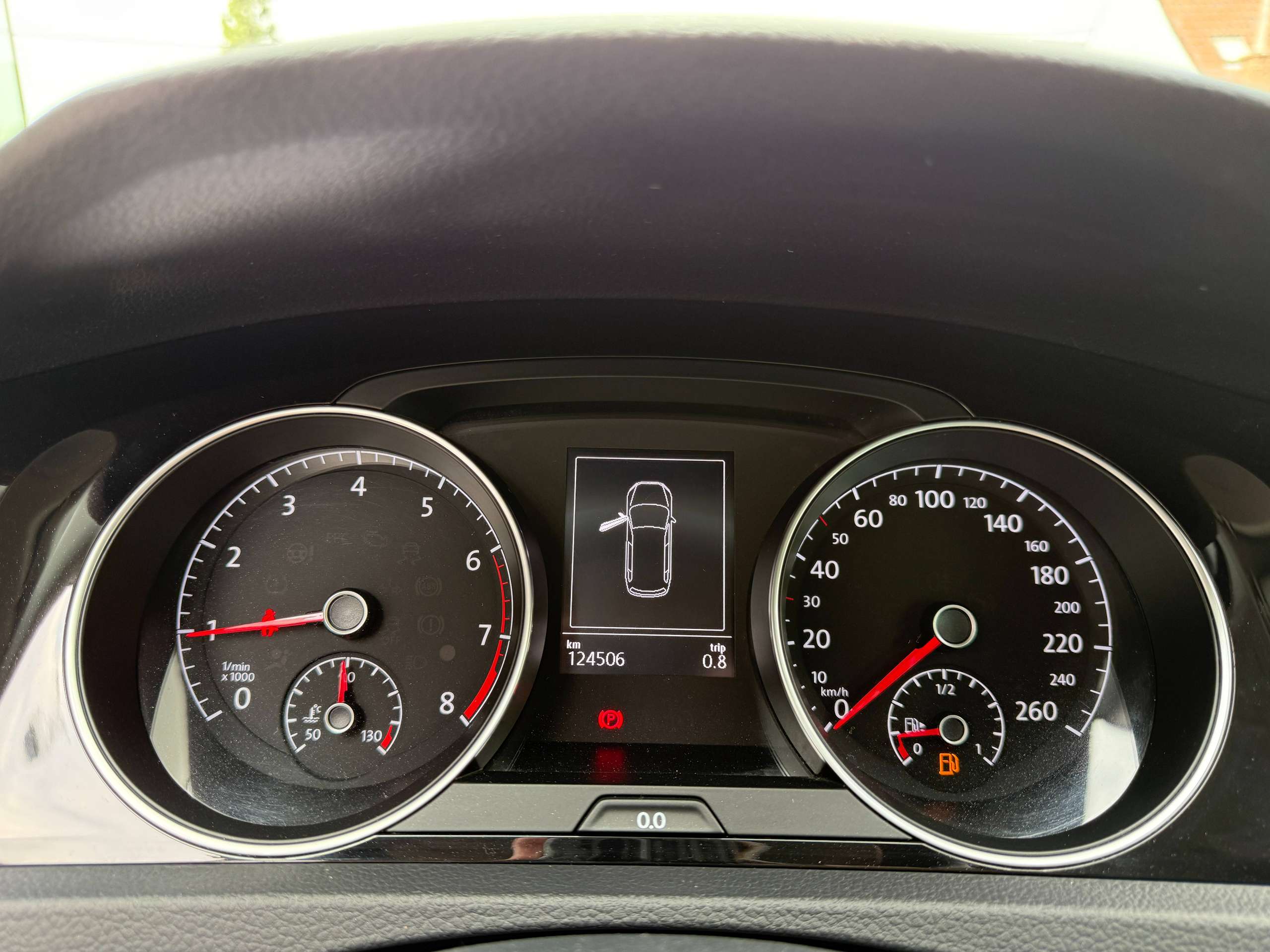 698f6206-373a-4721-9e1a-df356c4e428f18-volkswagen-golf-variant-1-0-tsi-115pk-navigatie-carplay-camera-bluetooth-pdc-led-alu.jpg