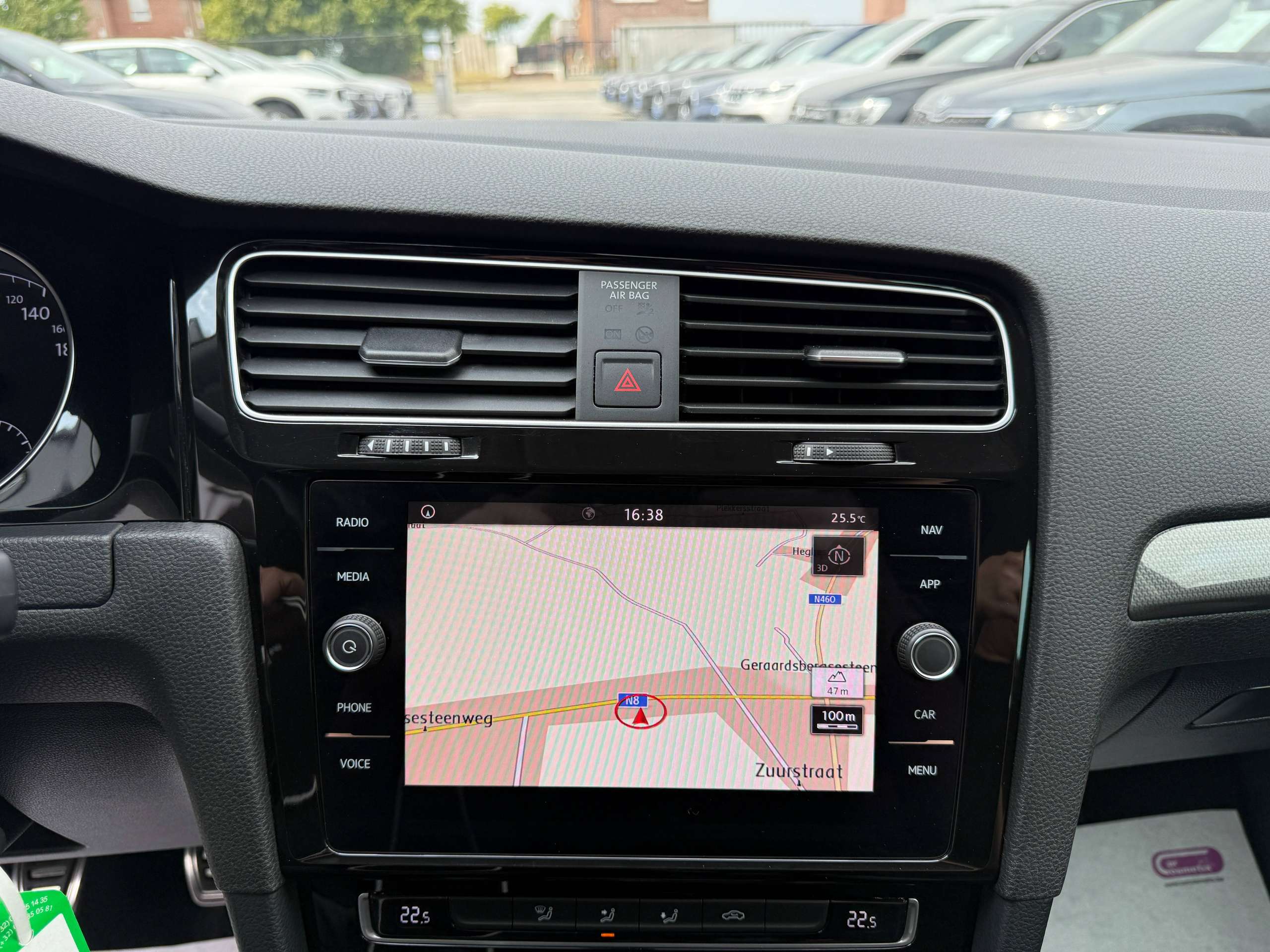 698f6206-373a-4721-9e1a-df356c4e428f20-volkswagen-golf-variant-1-0-tsi-115pk-navigatie-carplay-camera-bluetooth-pdc-led-alu.jpg