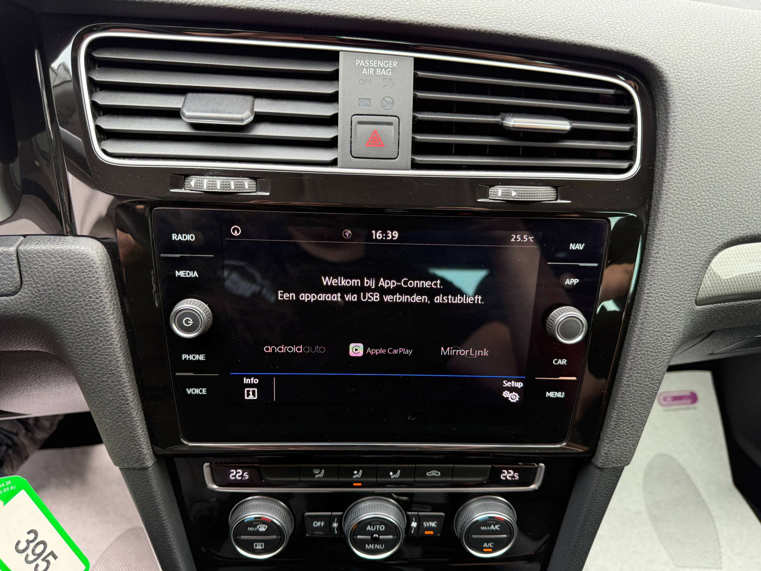 698f6206-373a-4721-9e1a-df356c4e428f25-volkswagen-golf-variant-1-0-tsi-115pk-navigatie-carplay-camera-bluetooth-pdc-led-alu.jpg