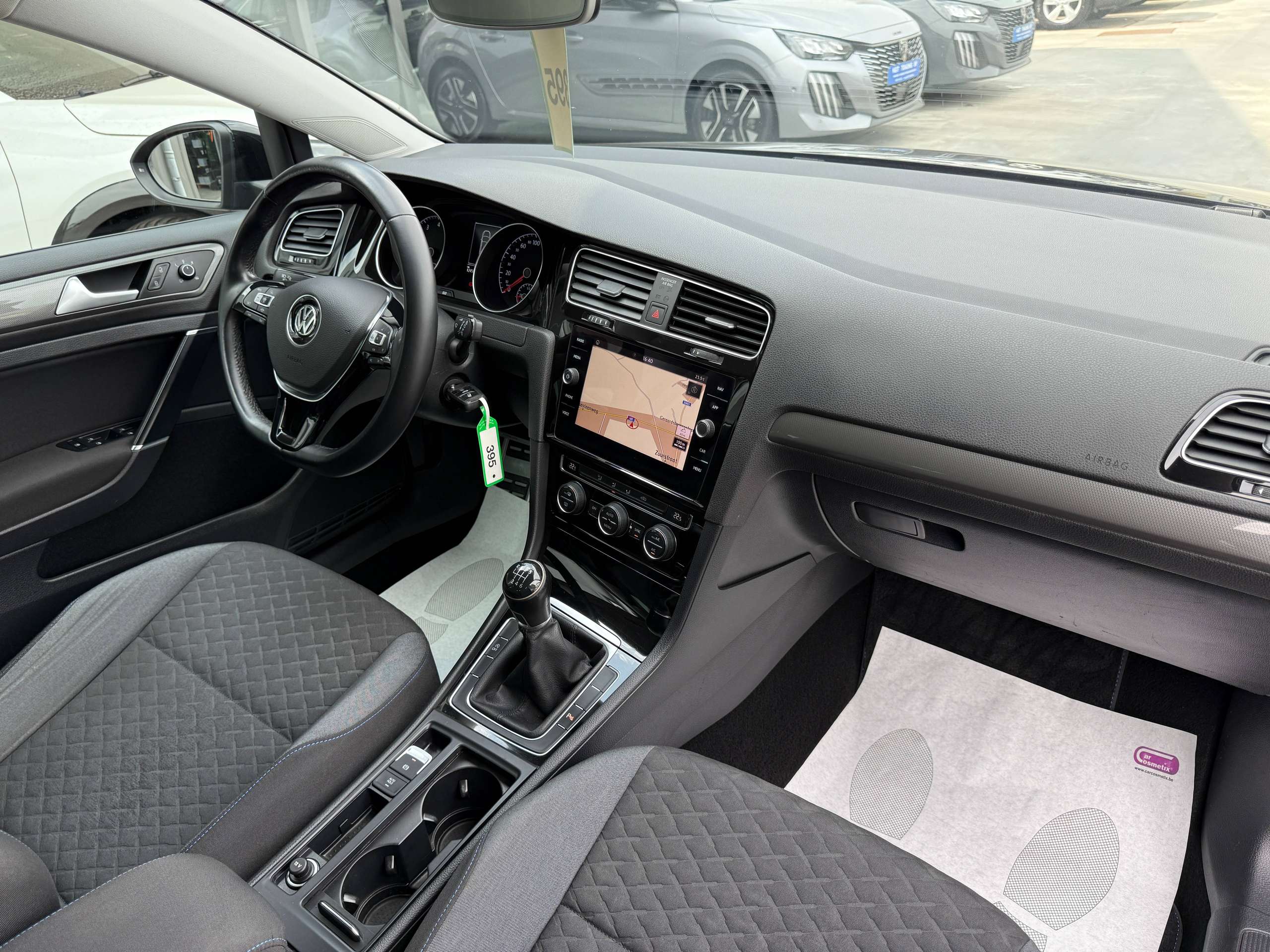 698f6206-373a-4721-9e1a-df356c4e428f29-volkswagen-golf-variant-1-0-tsi-115pk-navigatie-carplay-camera-bluetooth-pdc-led-alu.jpg