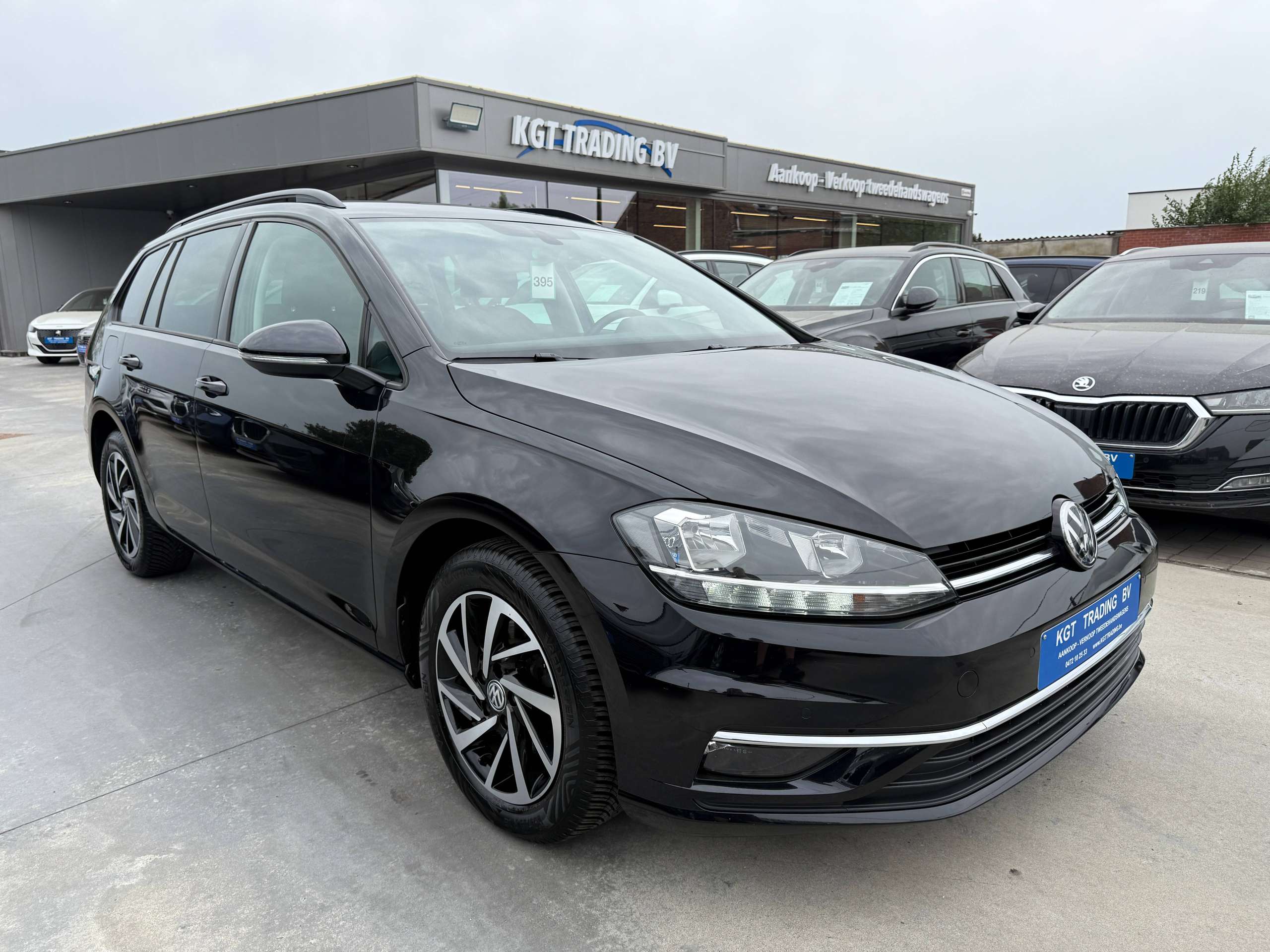 698f6206-373a-4721-9e1a-df356c4e428f3-volkswagen-golf-variant-1-0-tsi-115pk-navigatie-carplay-camera-bluetooth-pdc-led-alu.jpg