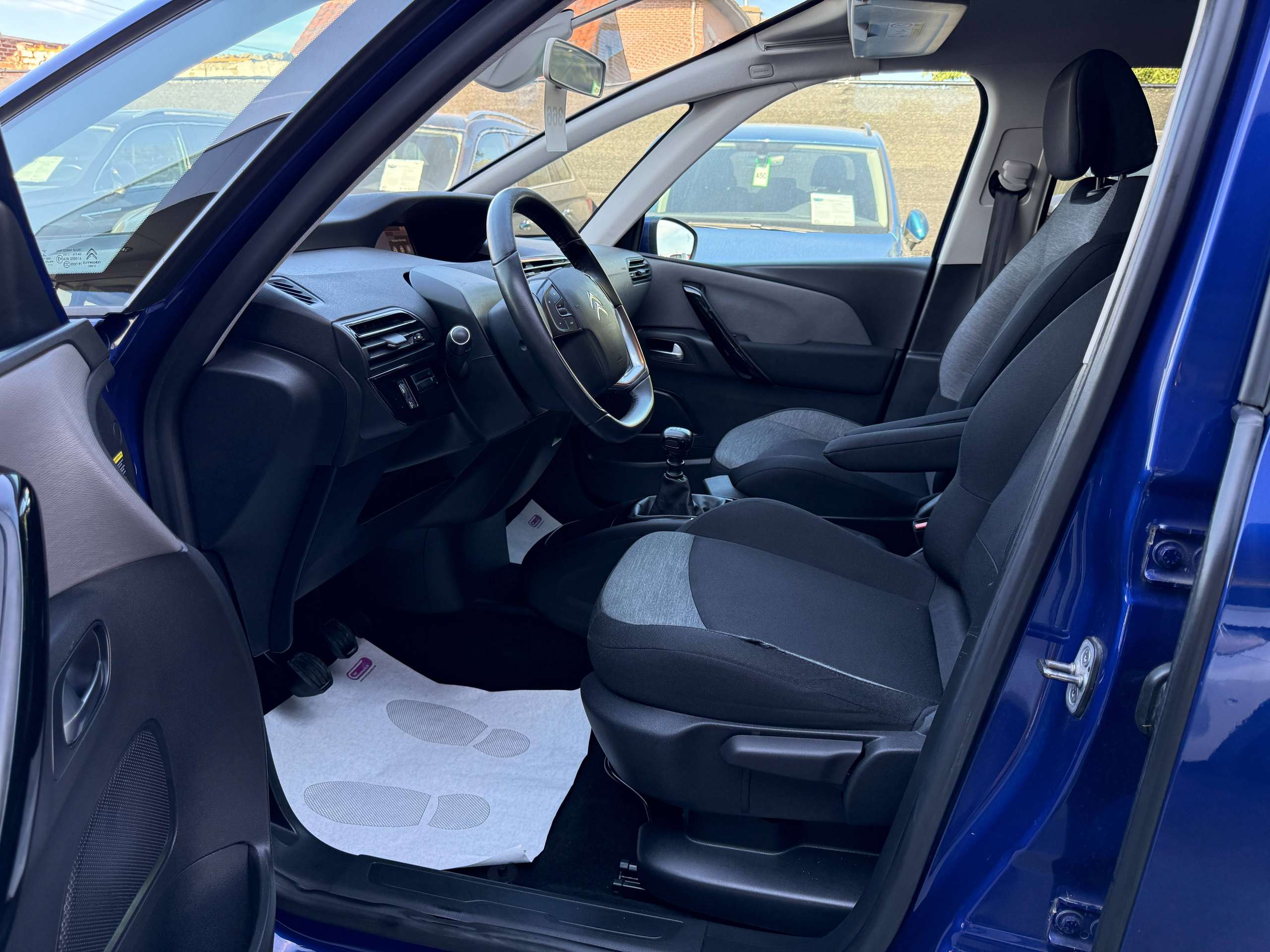 73fdca91-3b8d-44a5-9d03-fb83e75553dc12-citroen-c4-spacetourer-1-2i-130pk-navigatie-carplay-led-camera-dode-hoek-pdc-bluetooth.jpg