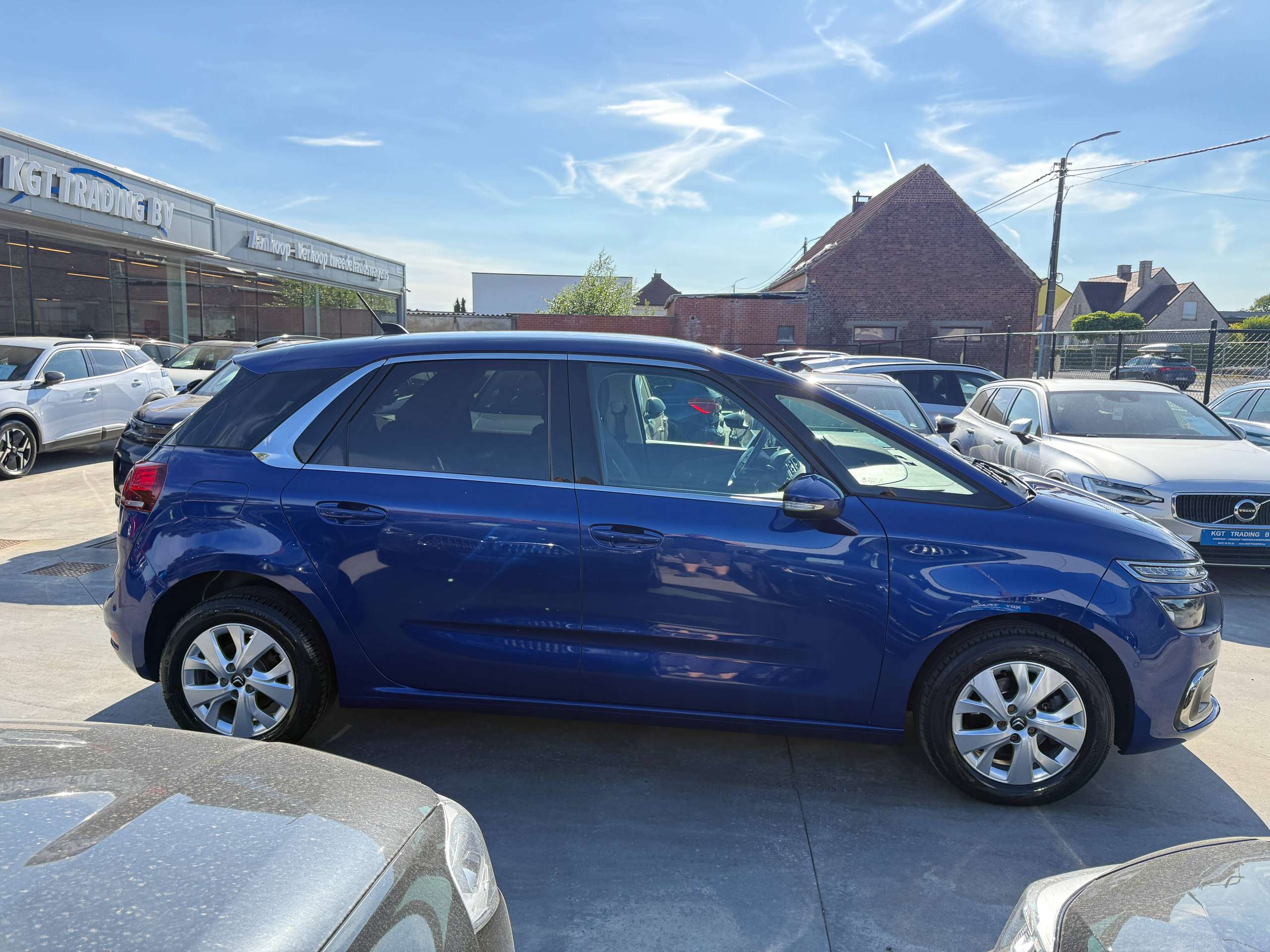 73fdca91-3b8d-44a5-9d03-fb83e75553dc4-citroen-c4-spacetourer-1-2i-130pk-navigatie-carplay-led-camera-dode-hoek-pdc-bluetooth.jpg