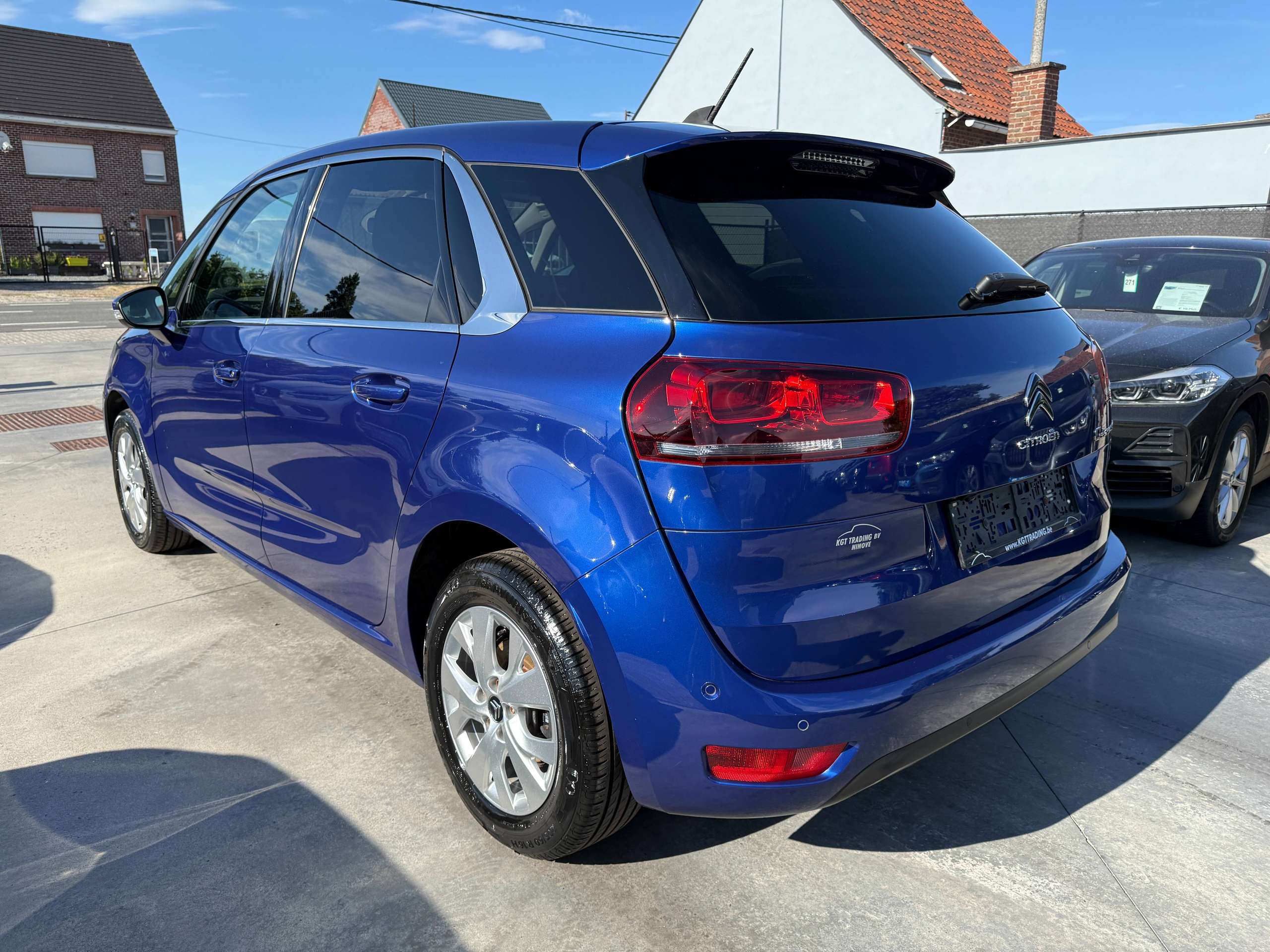 73fdca91-3b8d-44a5-9d03-fb83e75553dc7-citroen-c4-spacetourer-1-2i-130pk-navigatie-carplay-led-camera-dode-hoek-pdc-bluetooth.jpg