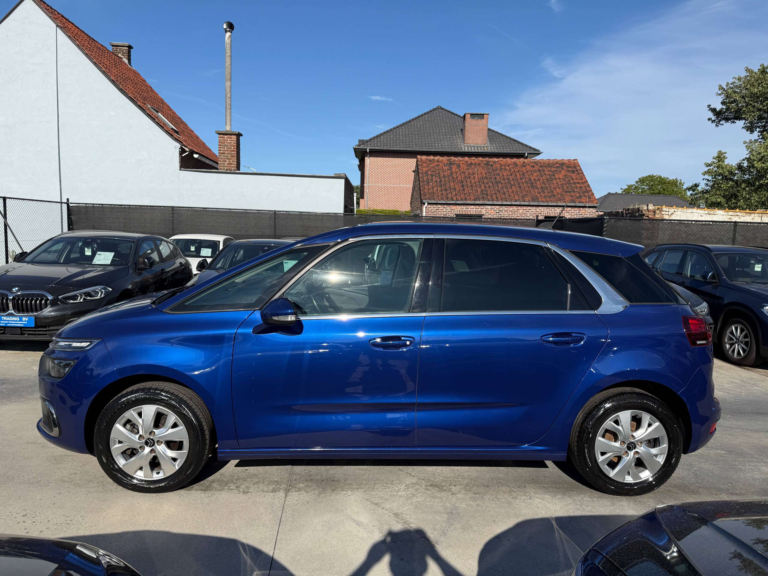 73fdca91-3b8d-44a5-9d03-fb83e75553dc8-citroen-c4-spacetourer-1-2i-130pk-navigatie-carplay-led-camera-dode-hoek-pdc-bluetooth.jpg