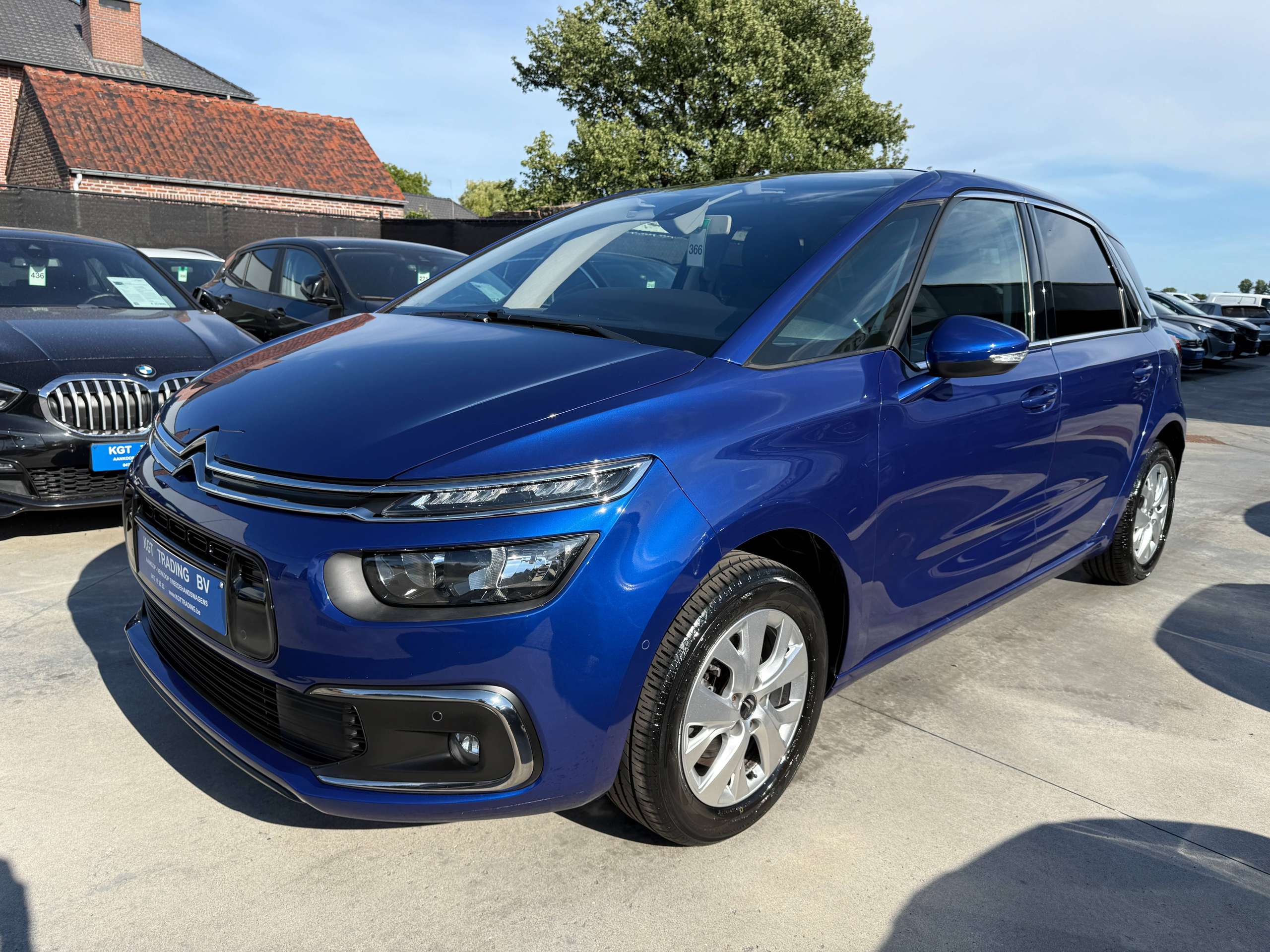 73fdca91-3b8d-44a5-9d03-fb83e75553dc9-citroen-c4-spacetourer-1-2i-130pk-navigatie-carplay-led-camera-dode-hoek-pdc-bluetooth.jpg