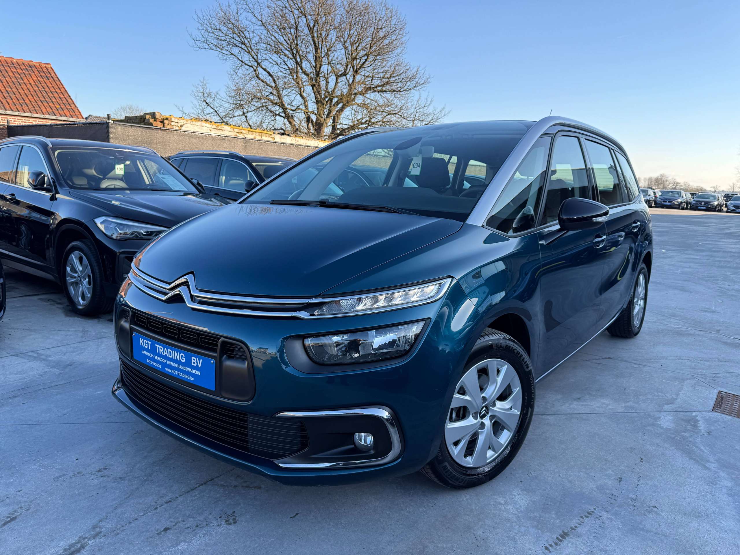 a426e9c7-849f-4bf8-a772-3ba7dc184afd1-citroen-grand-c4-spacetourer-1-2i-130pk-7-zetels-camera-navi-carplay-led-pdc.jpg