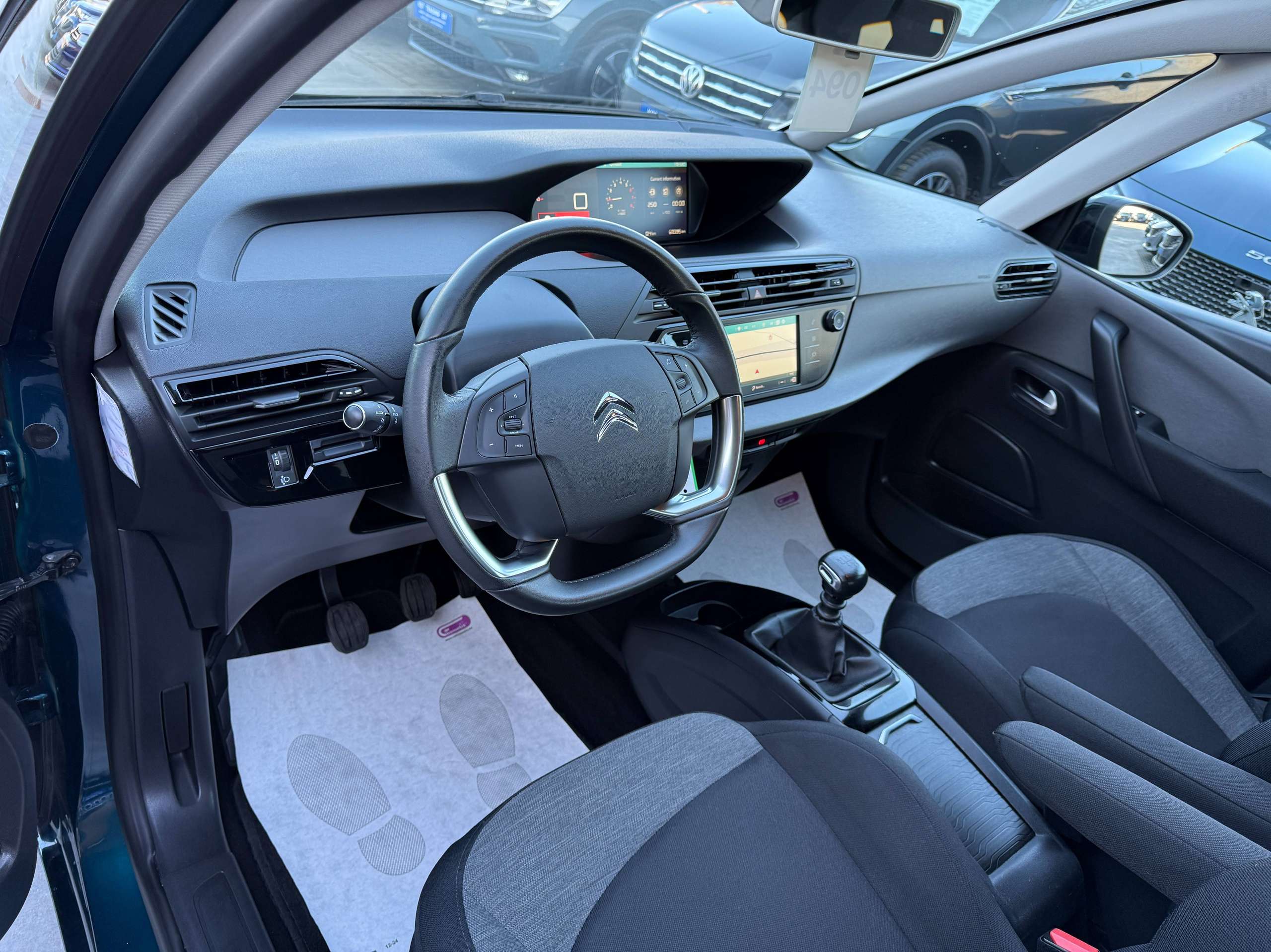a426e9c7-849f-4bf8-a772-3ba7dc184afd12-citroen-grand-c4-spacetourer-1-2i-130pk-7-zetels-camera-navi-carplay-led-pdc.jpg