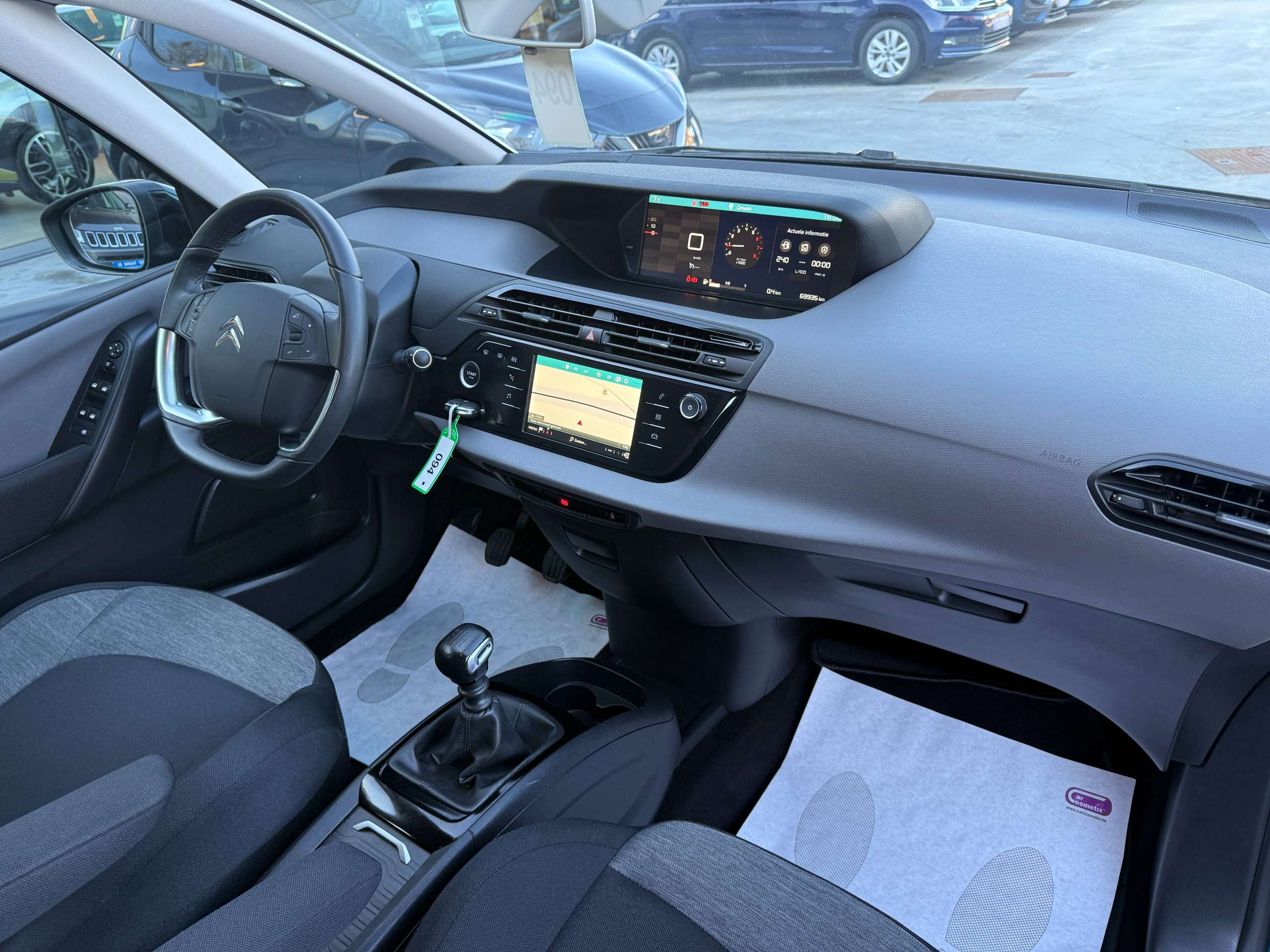 a426e9c7-849f-4bf8-a772-3ba7dc184afd25-citroen-grand-c4-spacetourer-1-2i-130pk-7-zetels-camera-navi-carplay-led-pdc.jpg