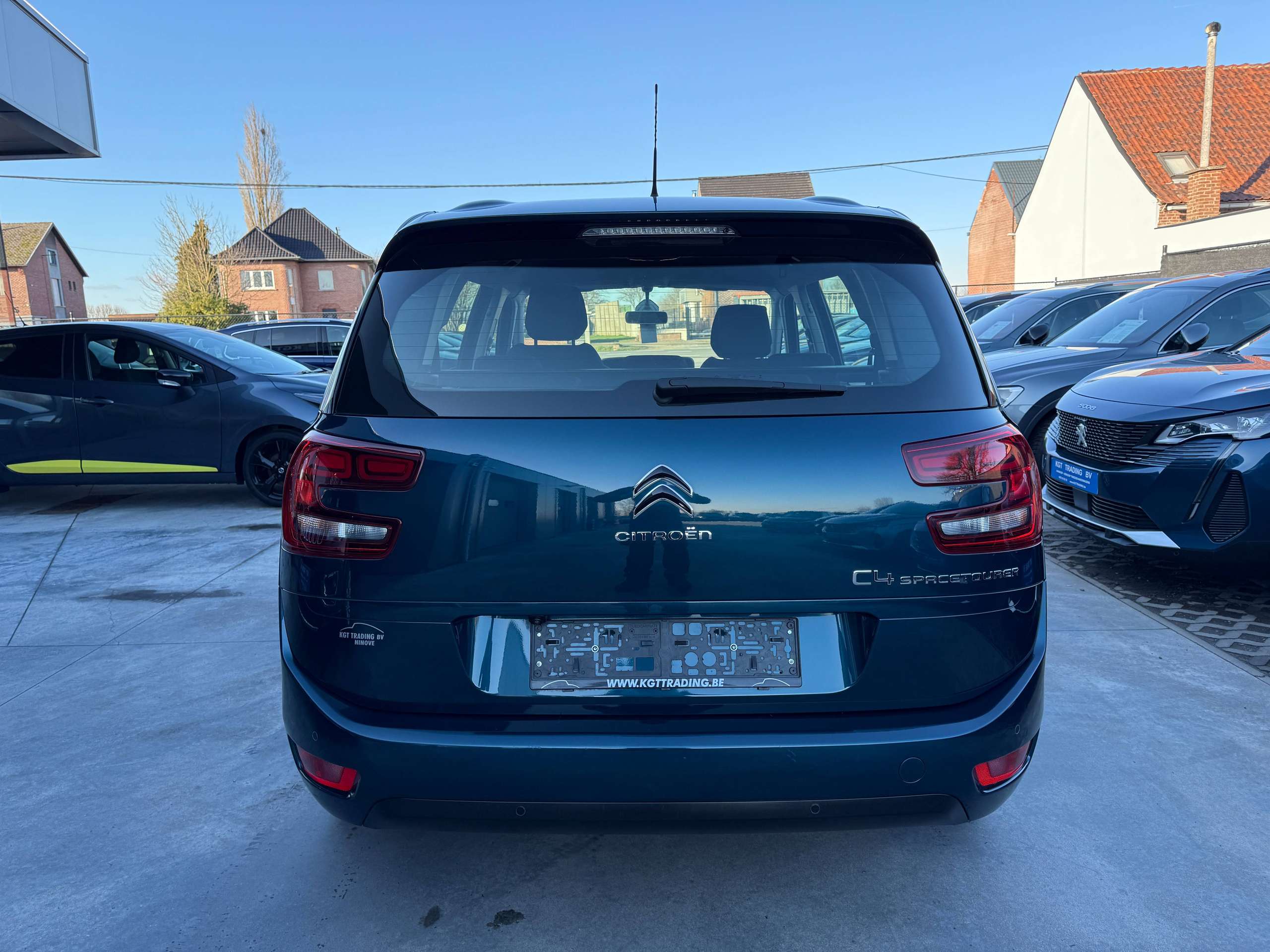 a426e9c7-849f-4bf8-a772-3ba7dc184afd6-citroen-grand-c4-spacetourer-1-2i-130pk-7-zetels-camera-navi-carplay-led-pdc.jpg