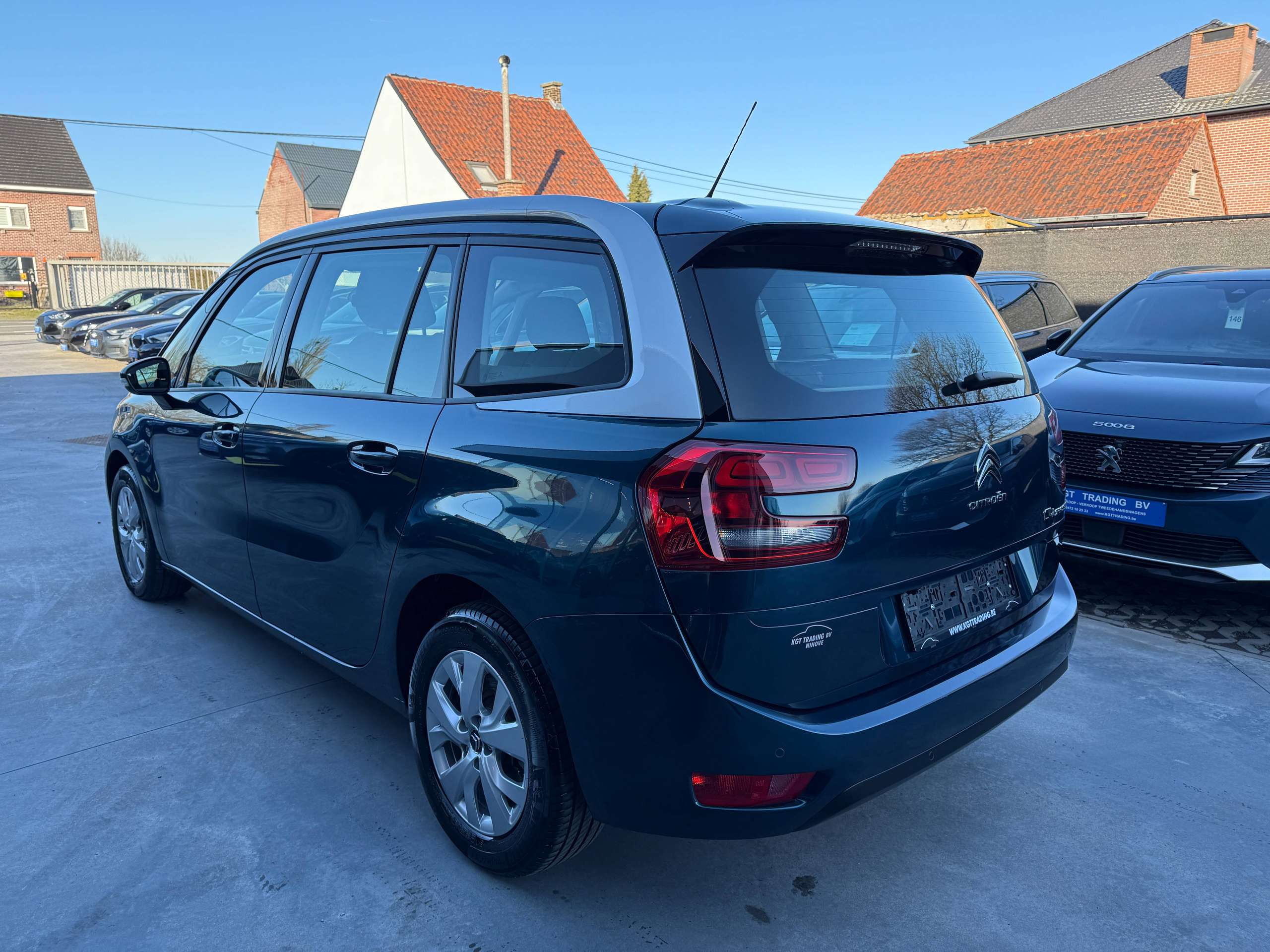 a426e9c7-849f-4bf8-a772-3ba7dc184afd7-citroen-grand-c4-spacetourer-1-2i-130pk-7-zetels-camera-navi-carplay-led-pdc.jpg