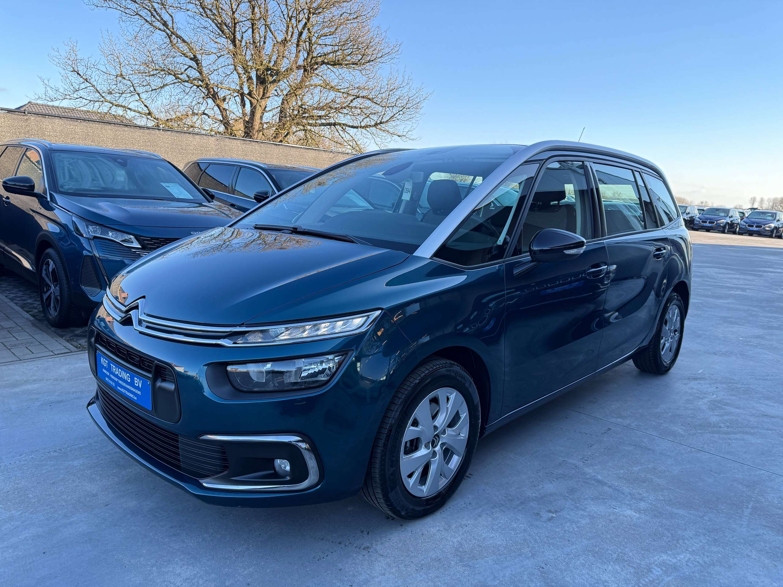 a426e9c7-849f-4bf8-a772-3ba7dc184afd9-citroen-grand-c4-spacetourer-1-2i-130pk-7-zetels-camera-navi-carplay-led-pdc.jpg