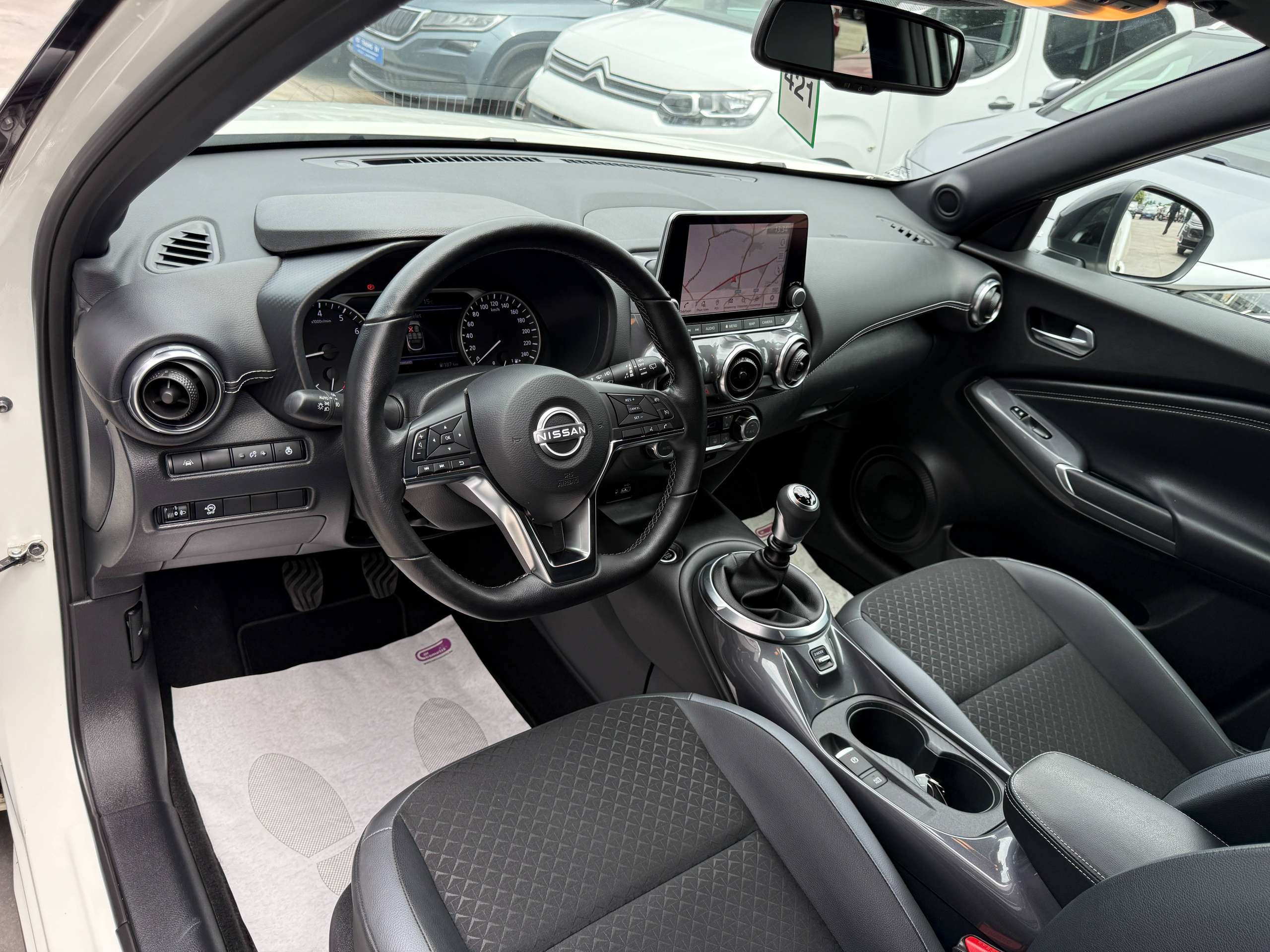 acea4a9f-97f1-4b5b-a63c-6b3274f904b913-nissan-juke-1-0i-full-led-navigatie-leder-camera-carplay-alu-bluetooth.jpg