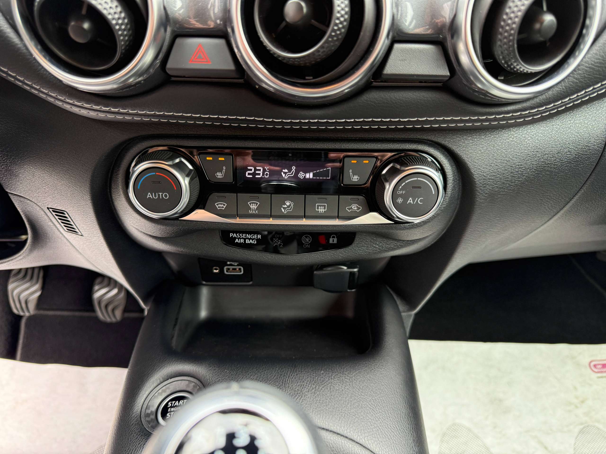 acea4a9f-97f1-4b5b-a63c-6b3274f904b920-nissan-juke-1-0i-full-led-navigatie-leder-camera-carplay-alu-bluetooth.jpg